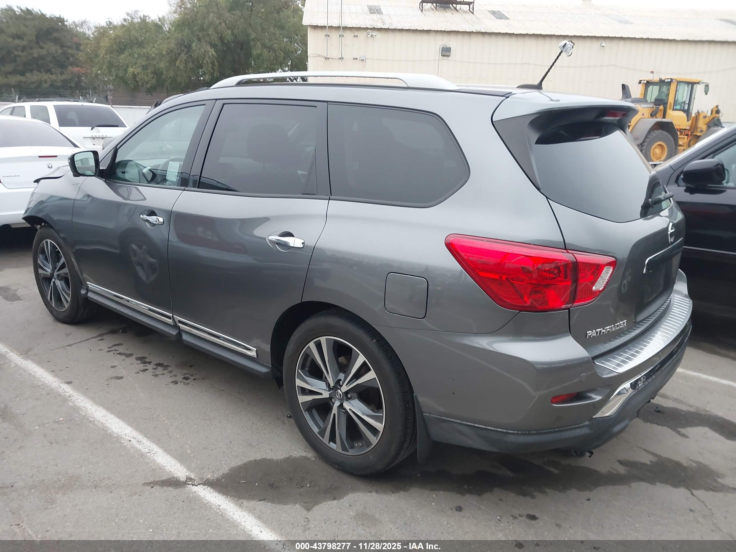 NISSAN PATHFINDER image 3