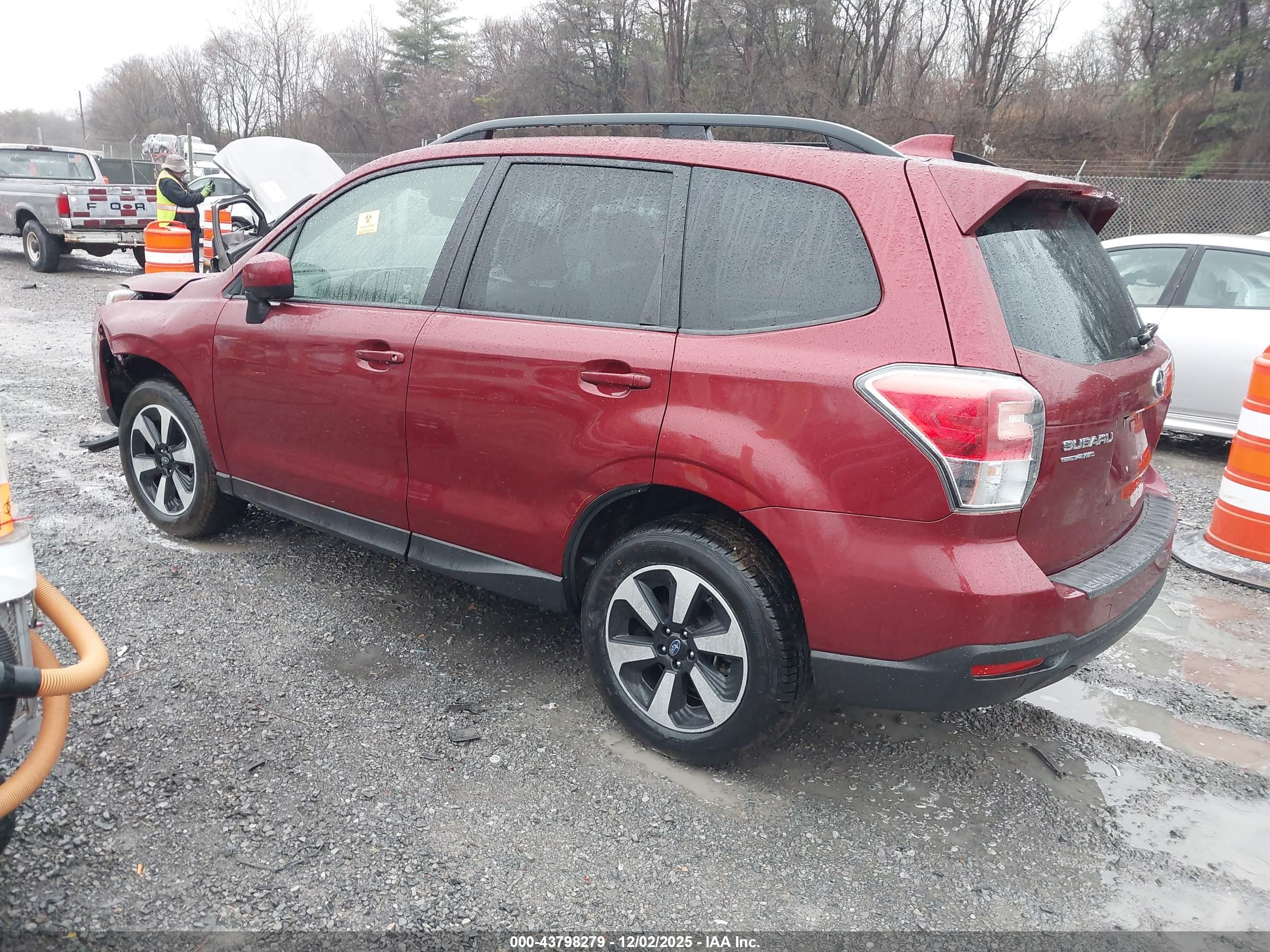 SUBARU FORESTER image 3