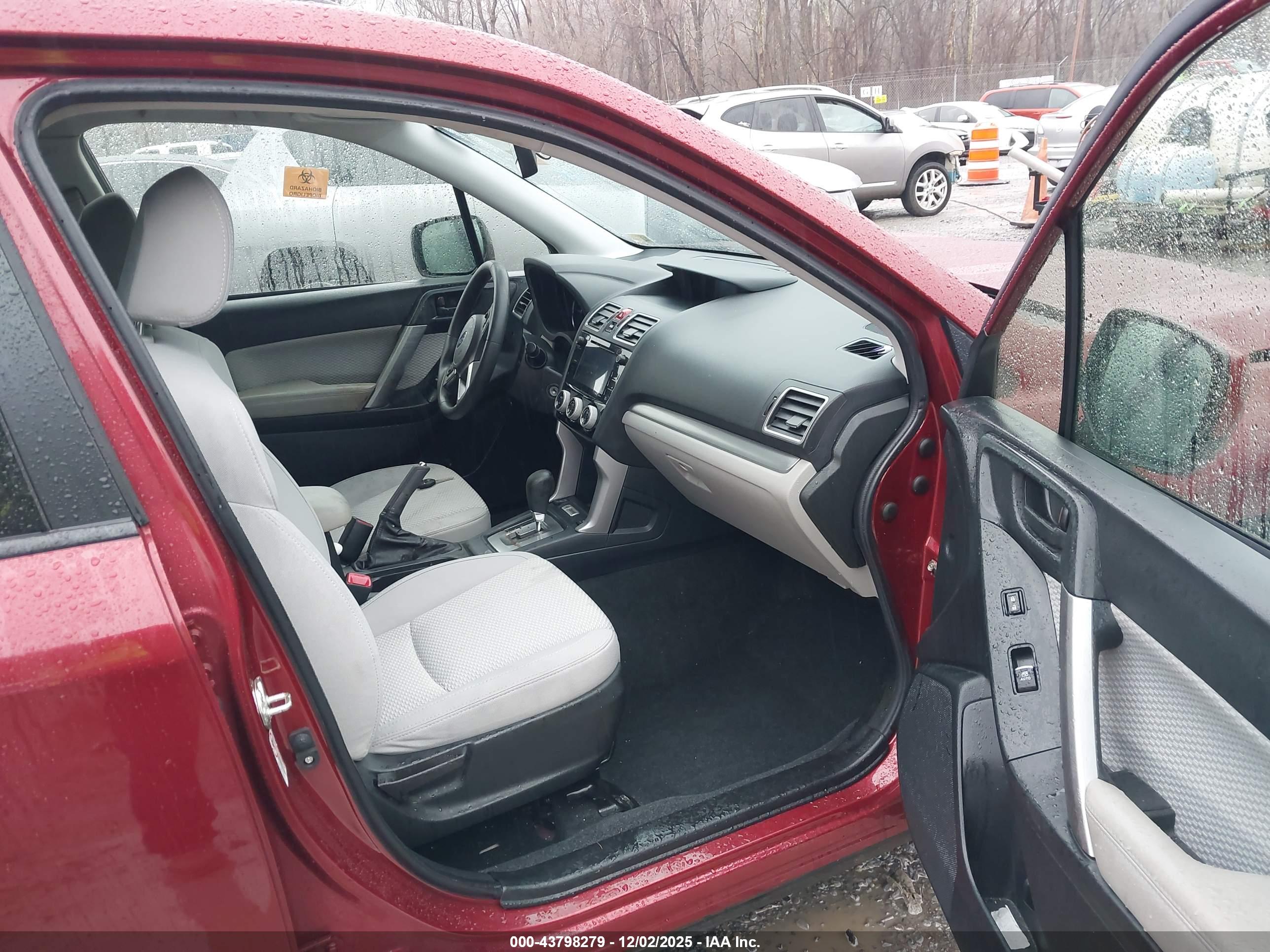 SUBARU FORESTER image 5