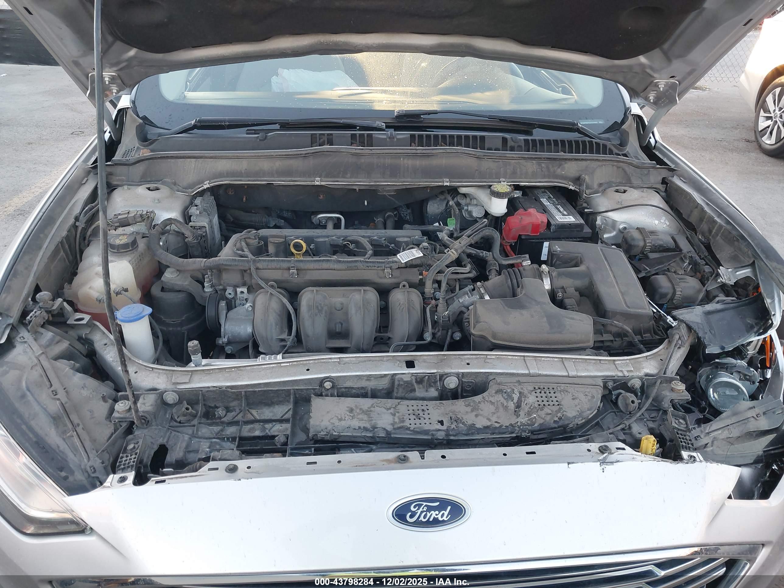 FORD FUSION image 10