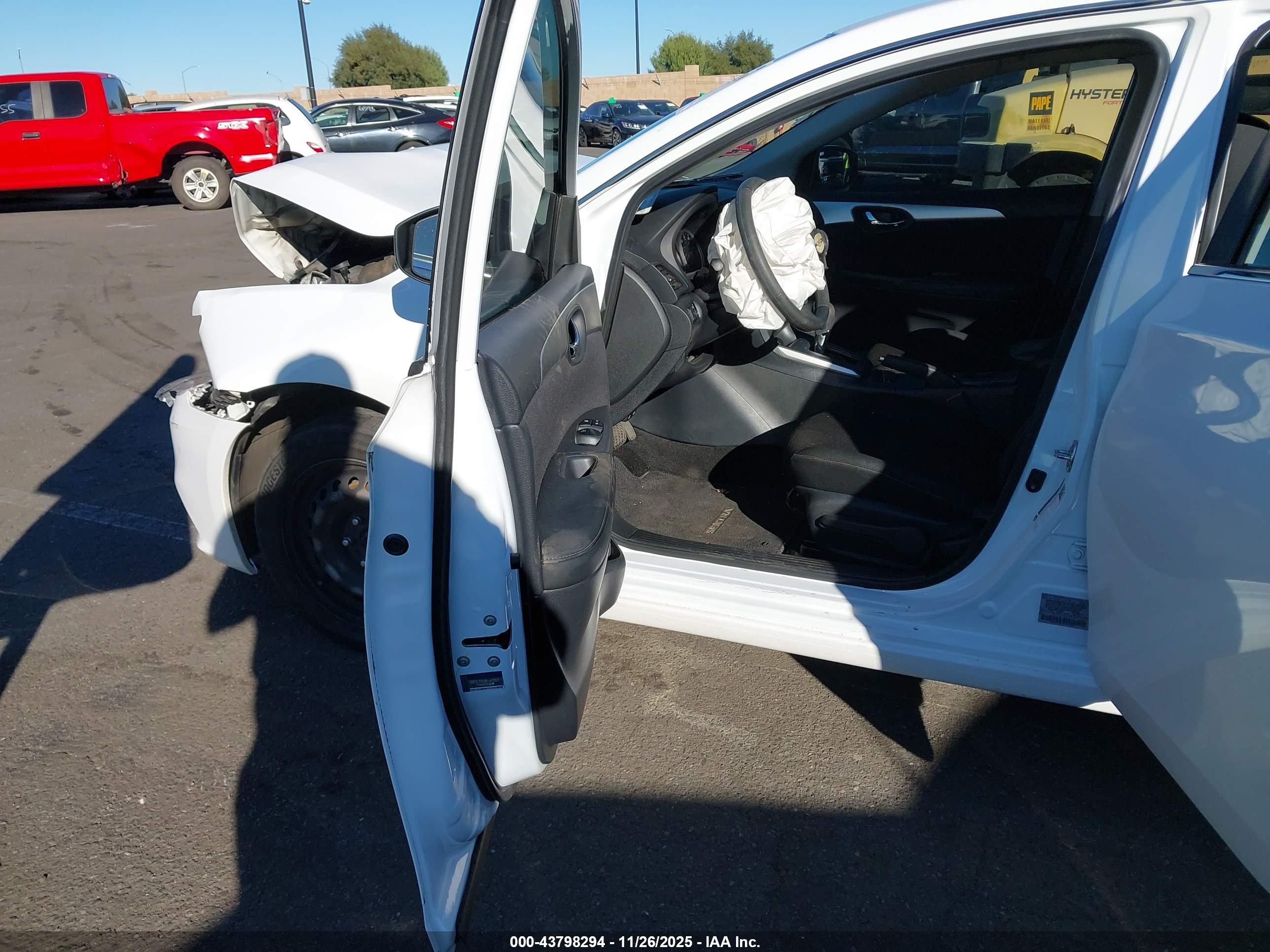 NISSAN SENTRA image 5