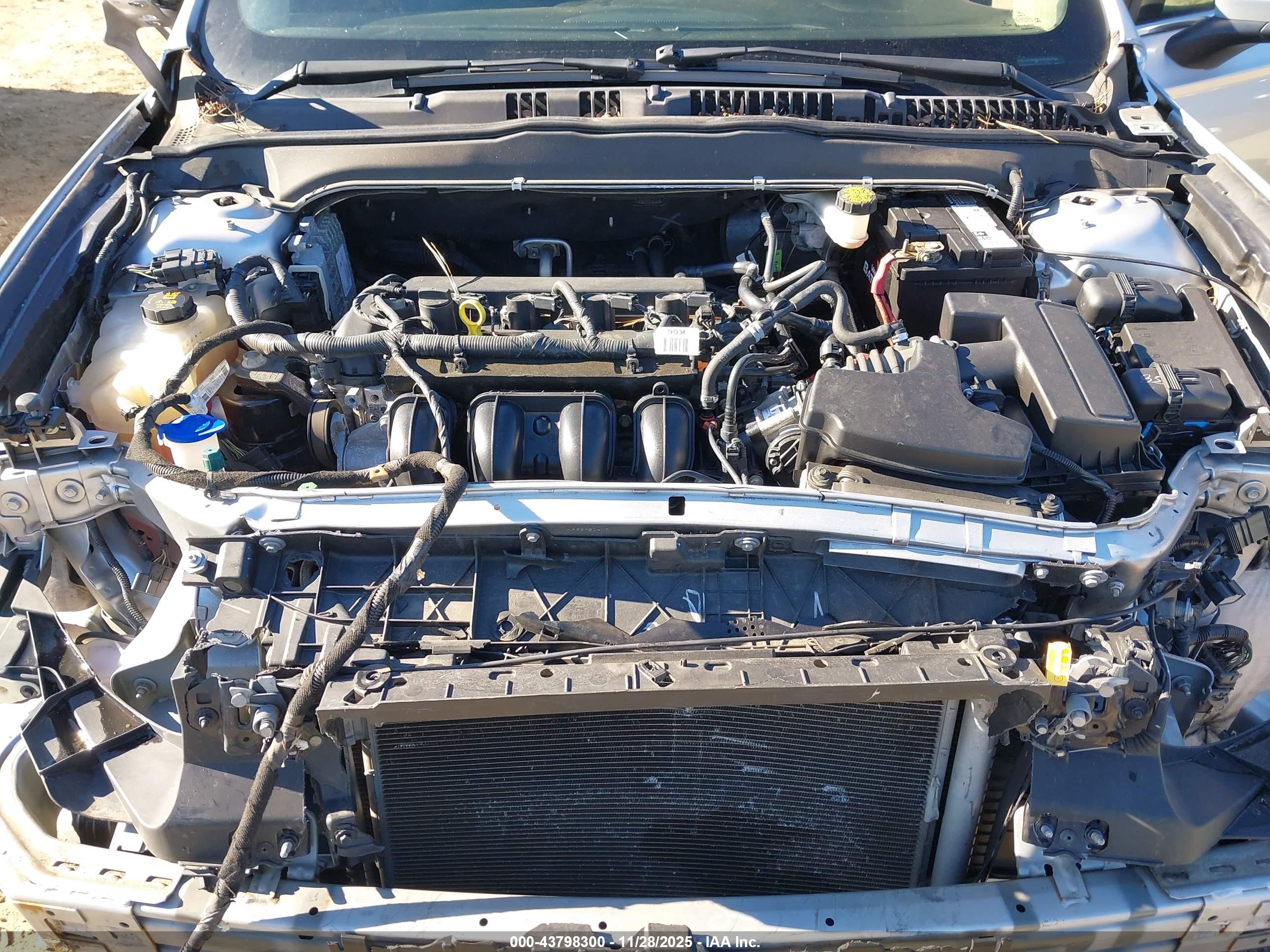 FORD FUSION image 10