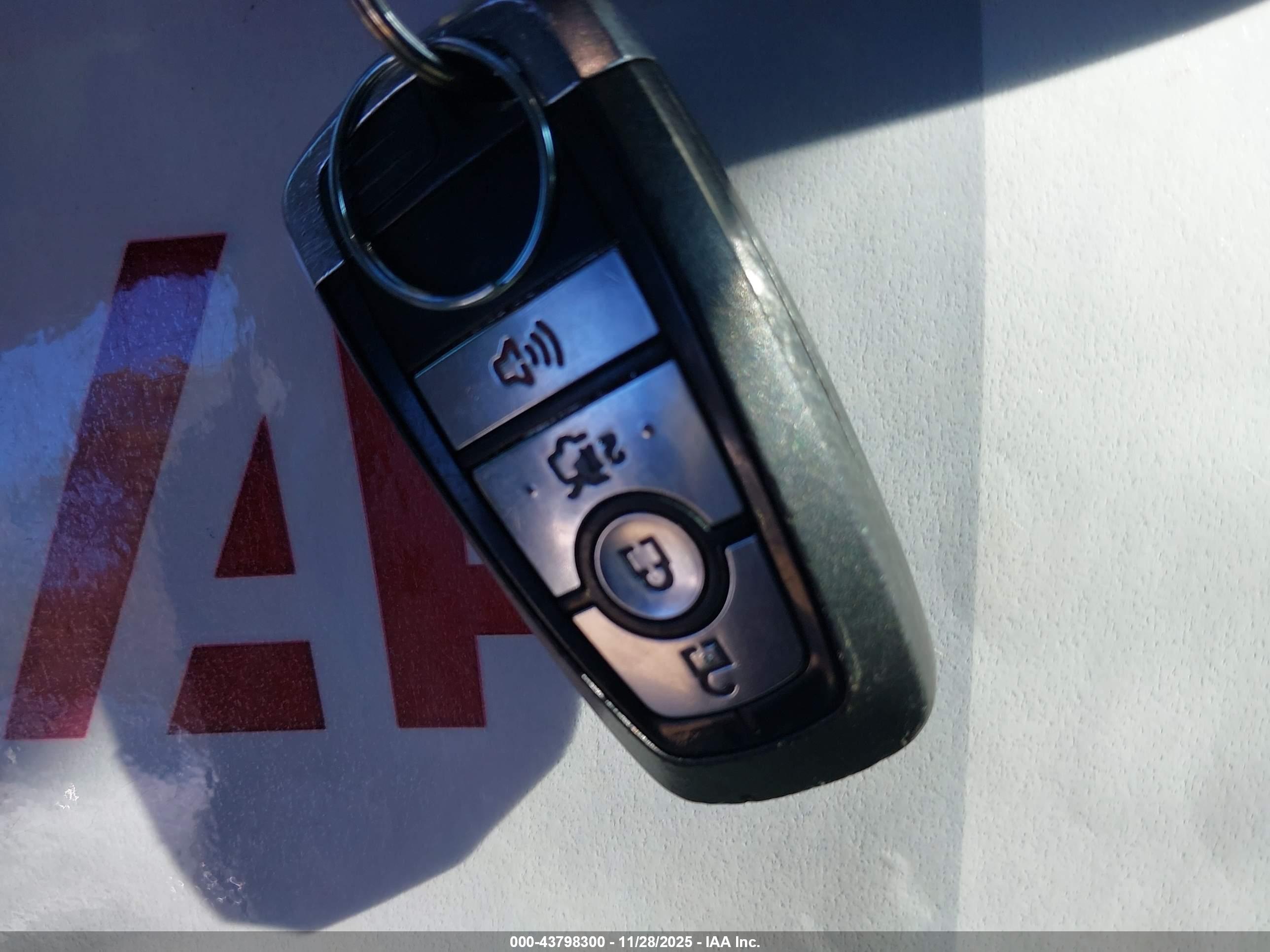 FORD FUSION image 11