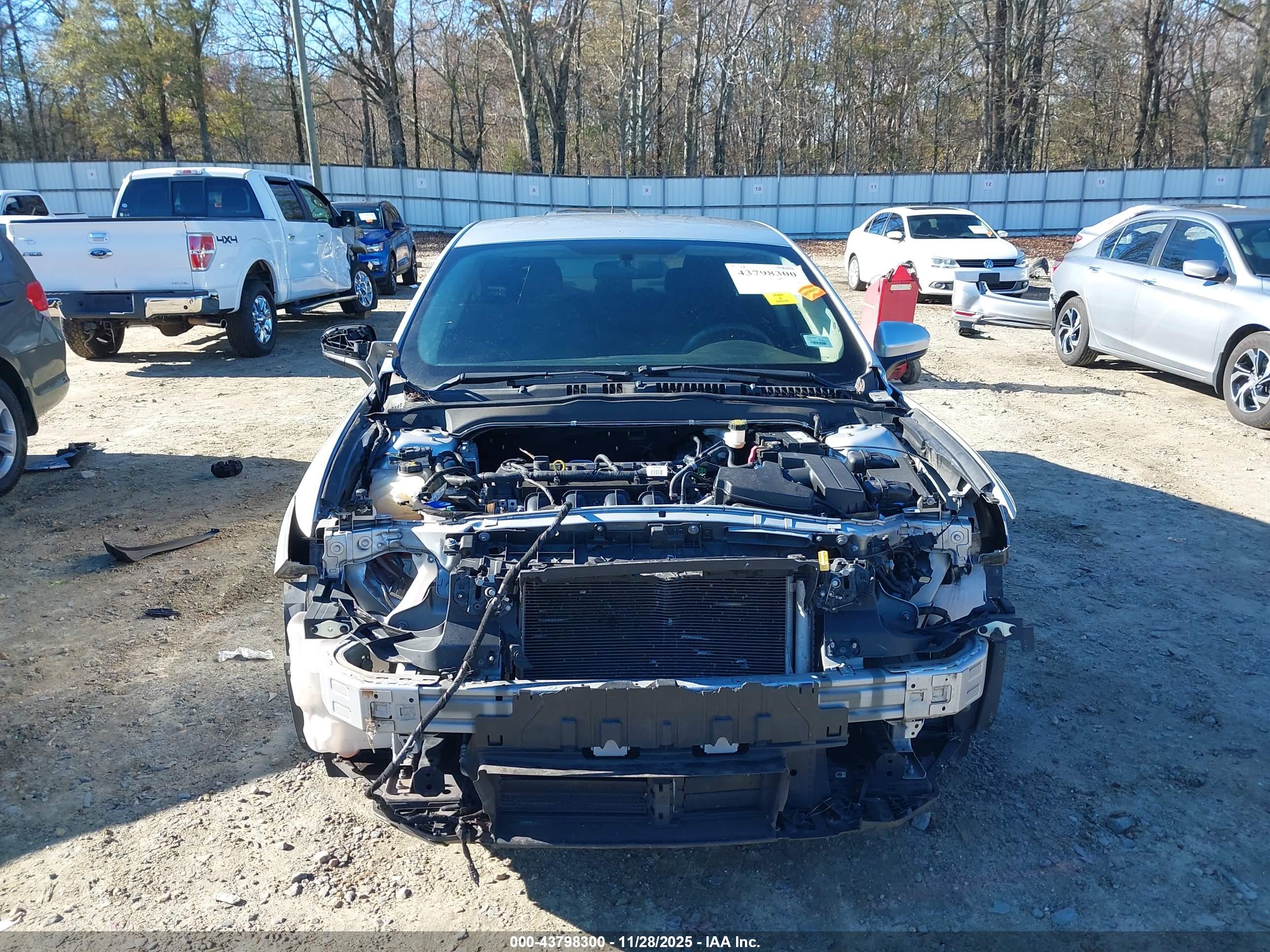 FORD FUSION image 6