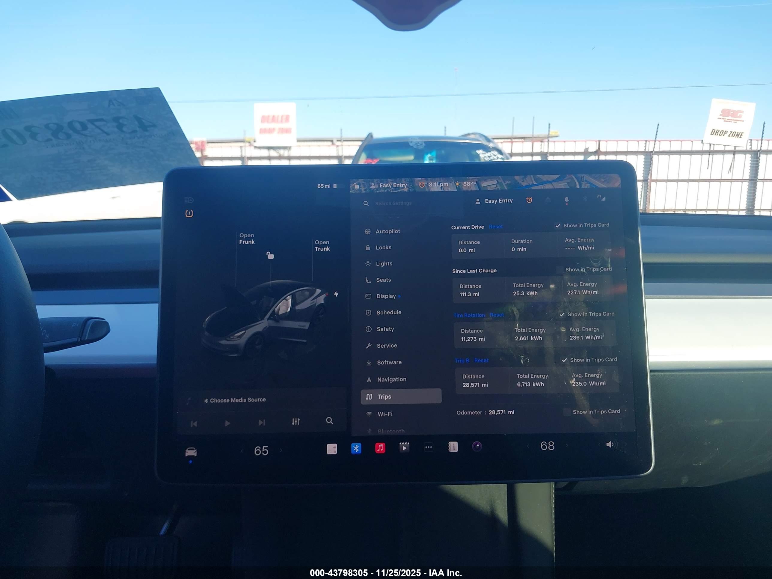TESLA MODEL image 7