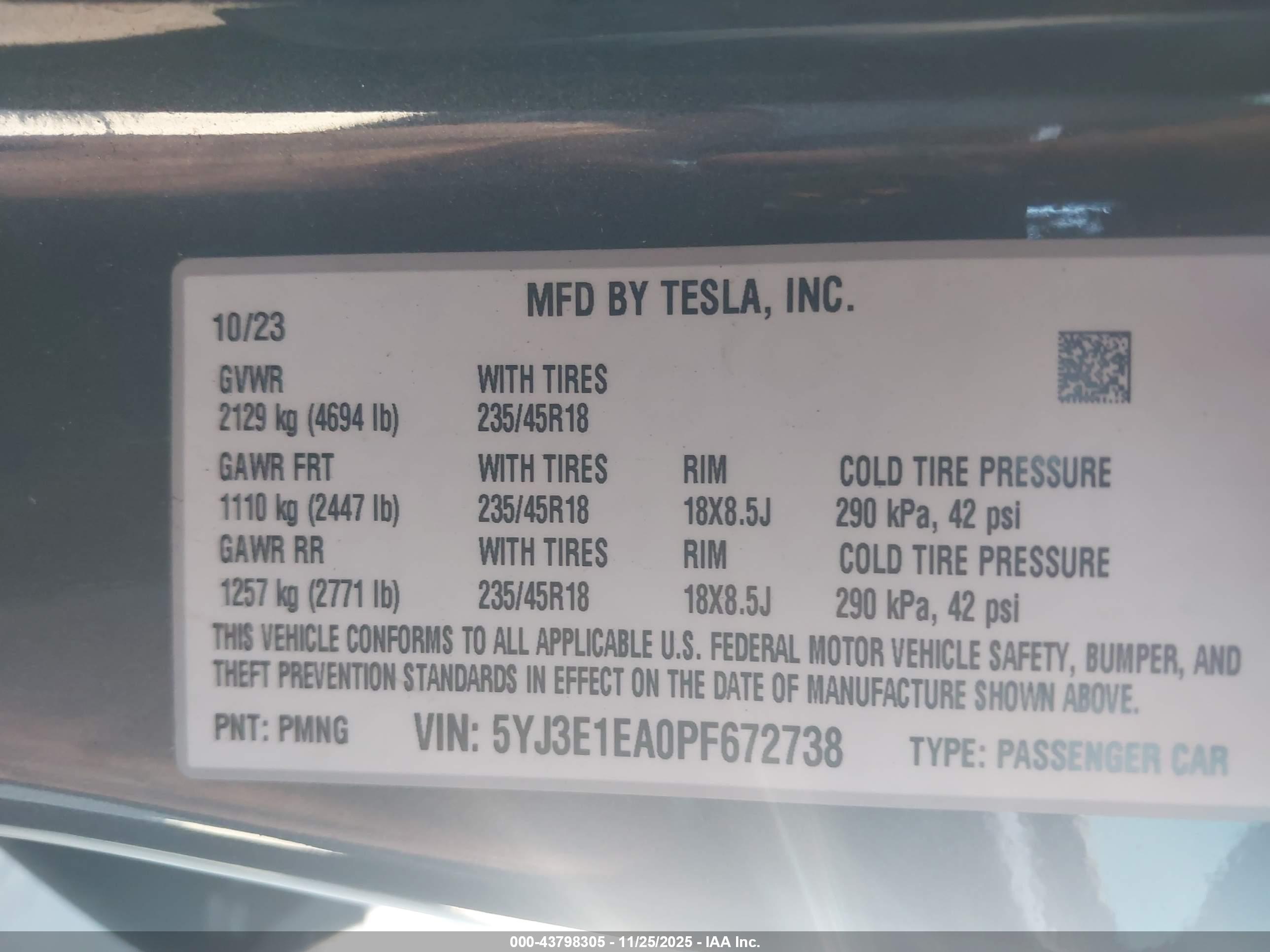 TESLA MODEL image 9