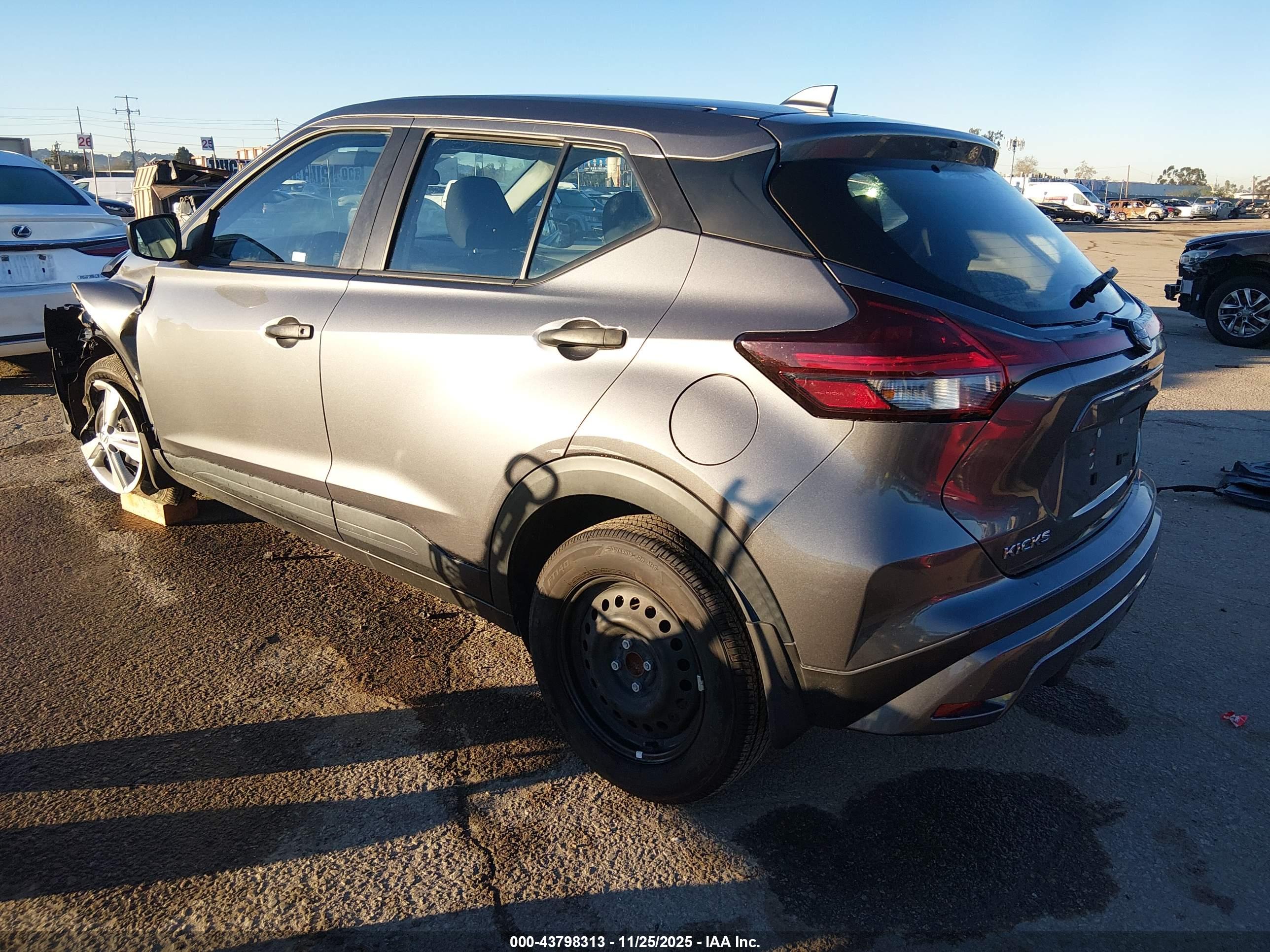 NISSAN KICKS image 3