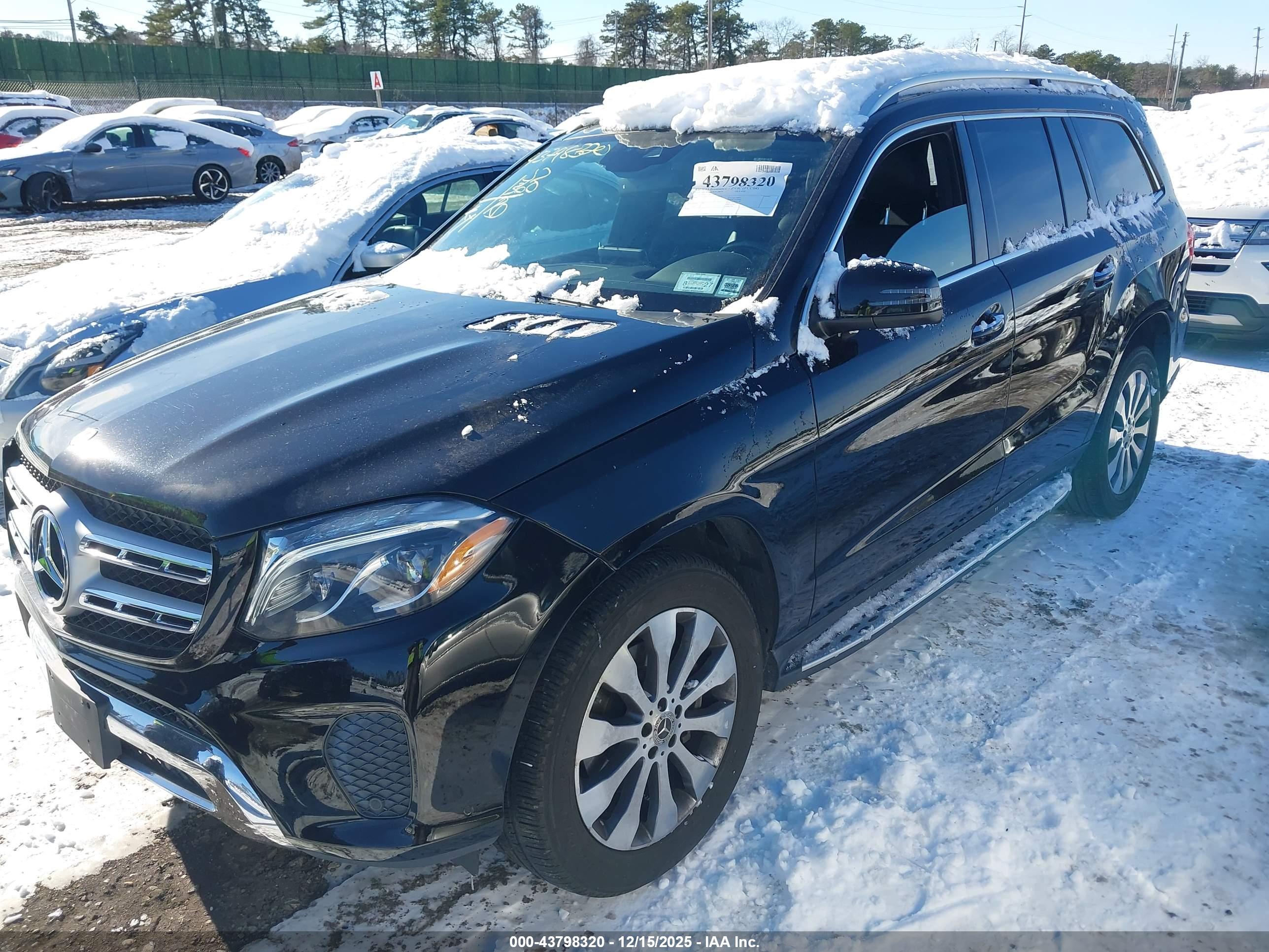 MERCEDES-BENZ GLS image 2