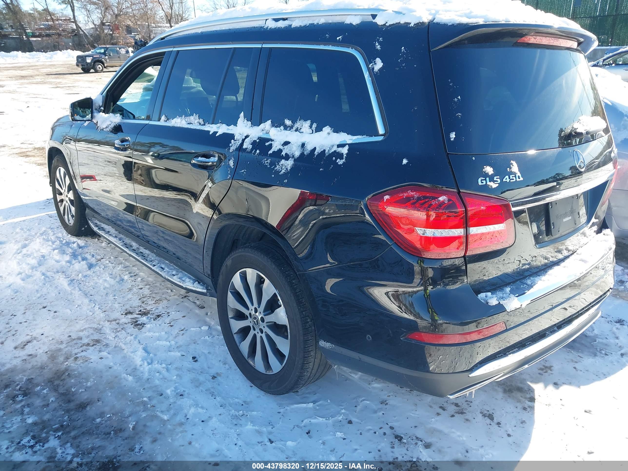 MERCEDES-BENZ GLS image 3