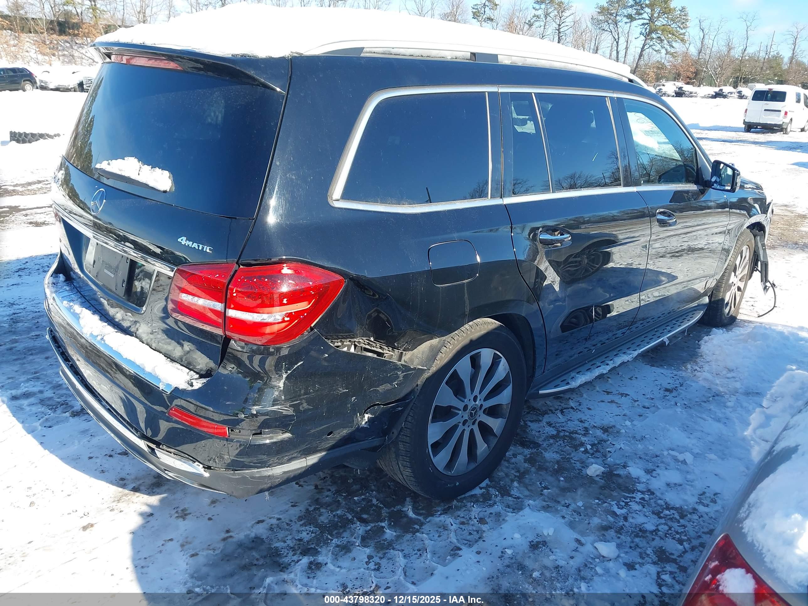 MERCEDES-BENZ GLS image 4