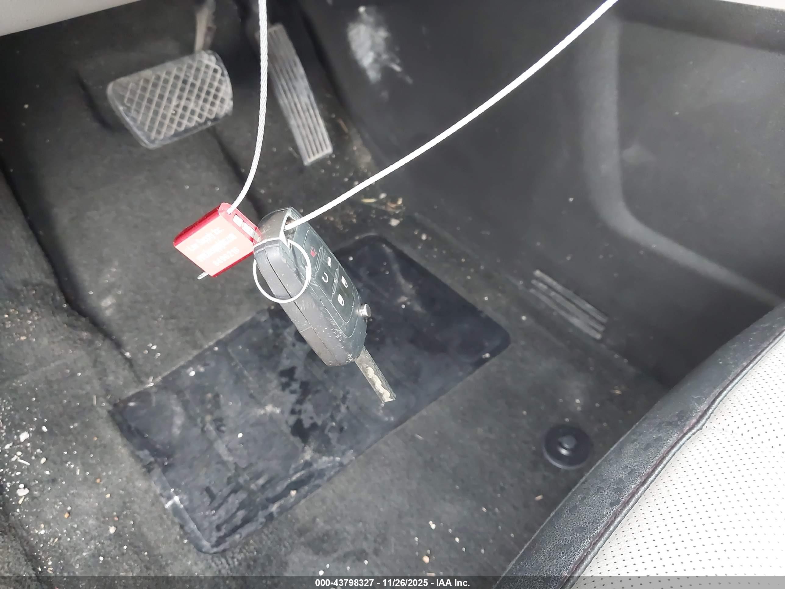 CHEVROLET EQUINOX image 11