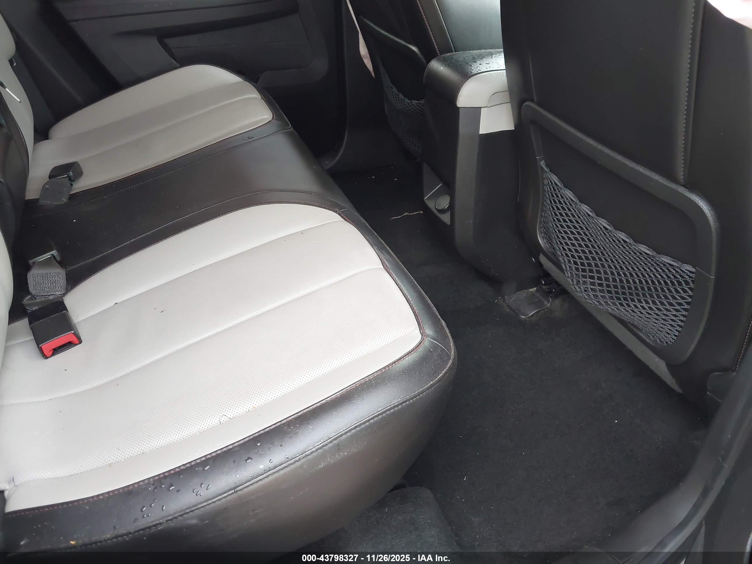 CHEVROLET EQUINOX image 8