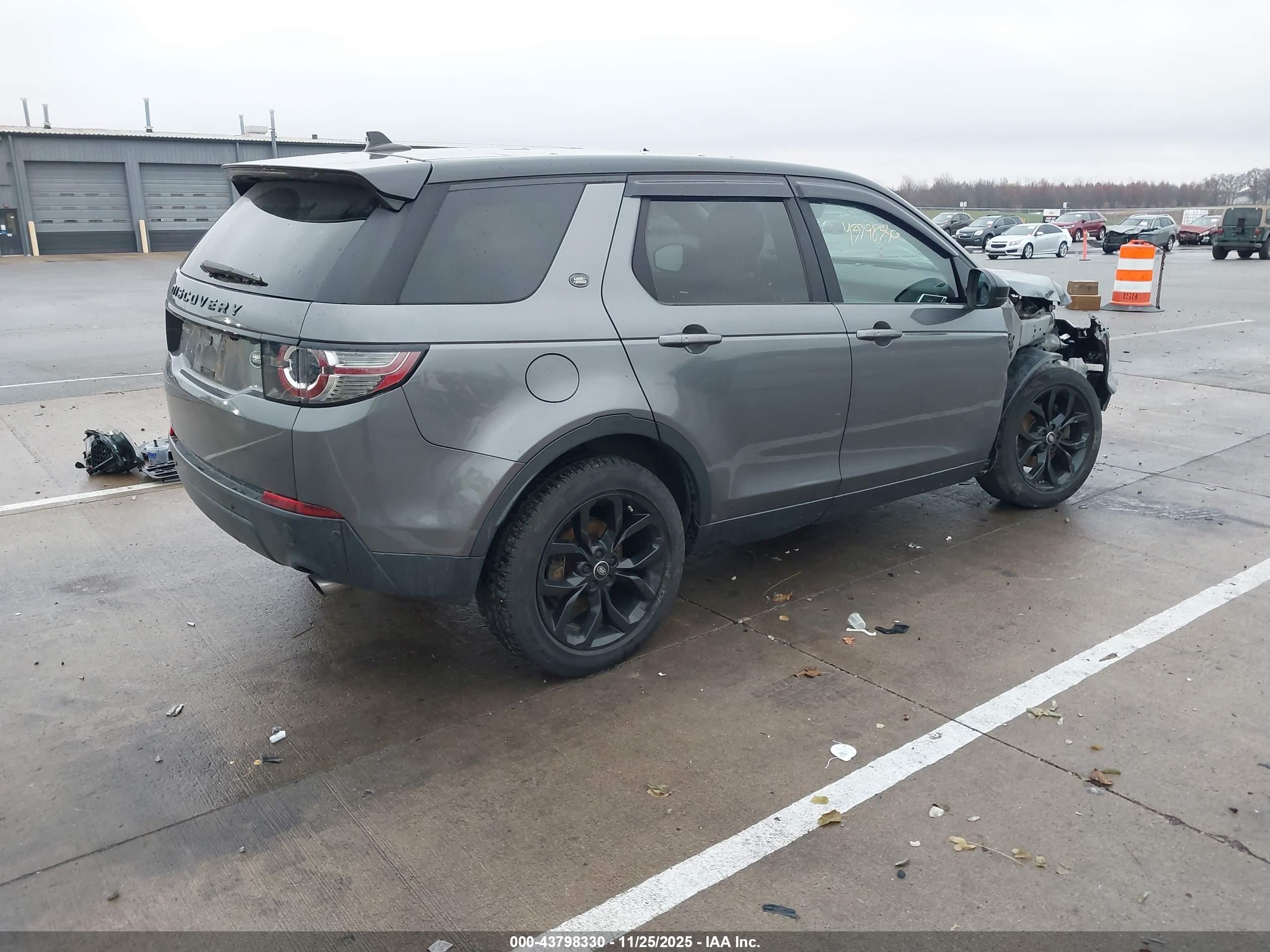 LAND ROVER image 4