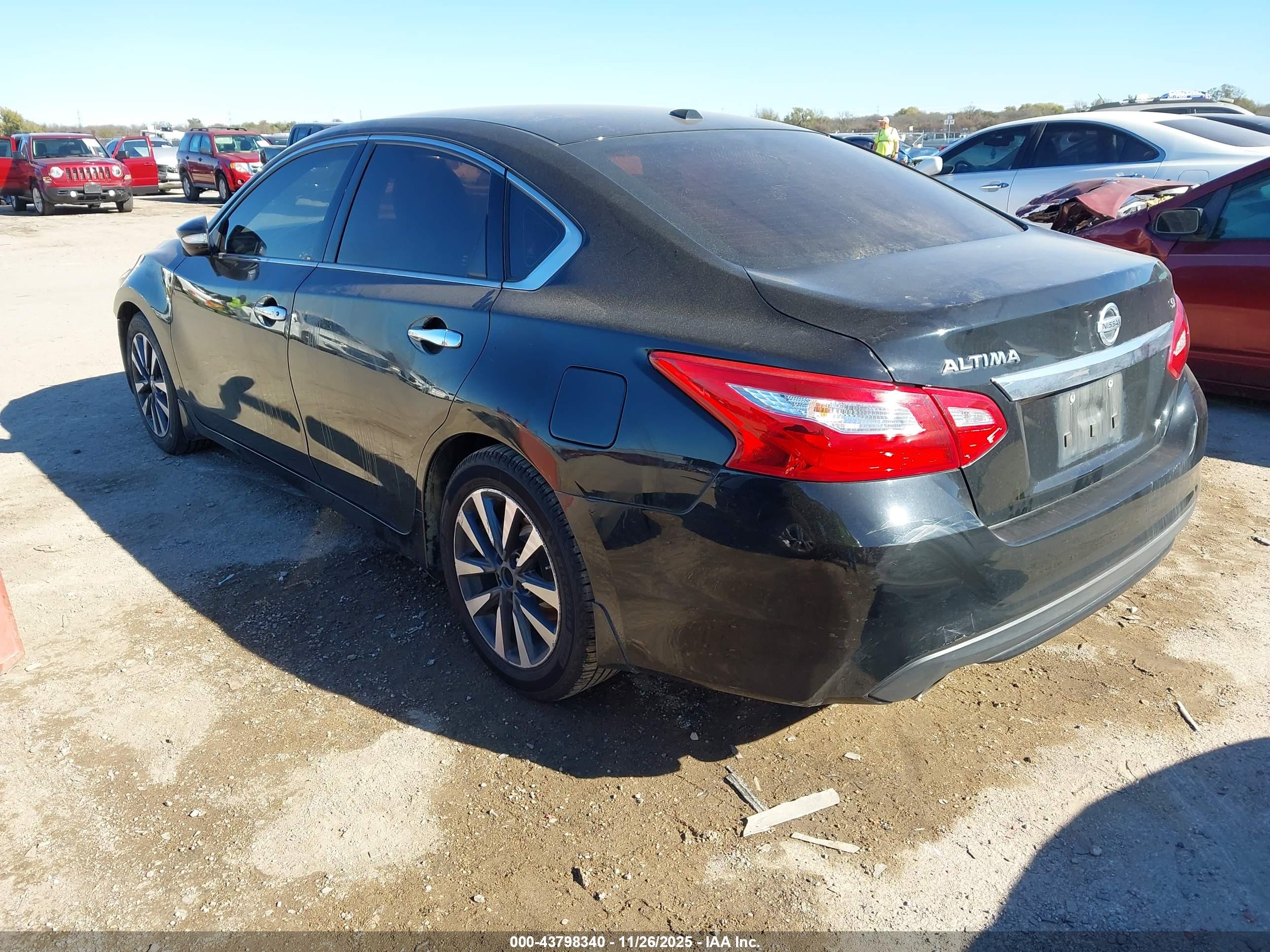 NISSAN ALTIMA image 3