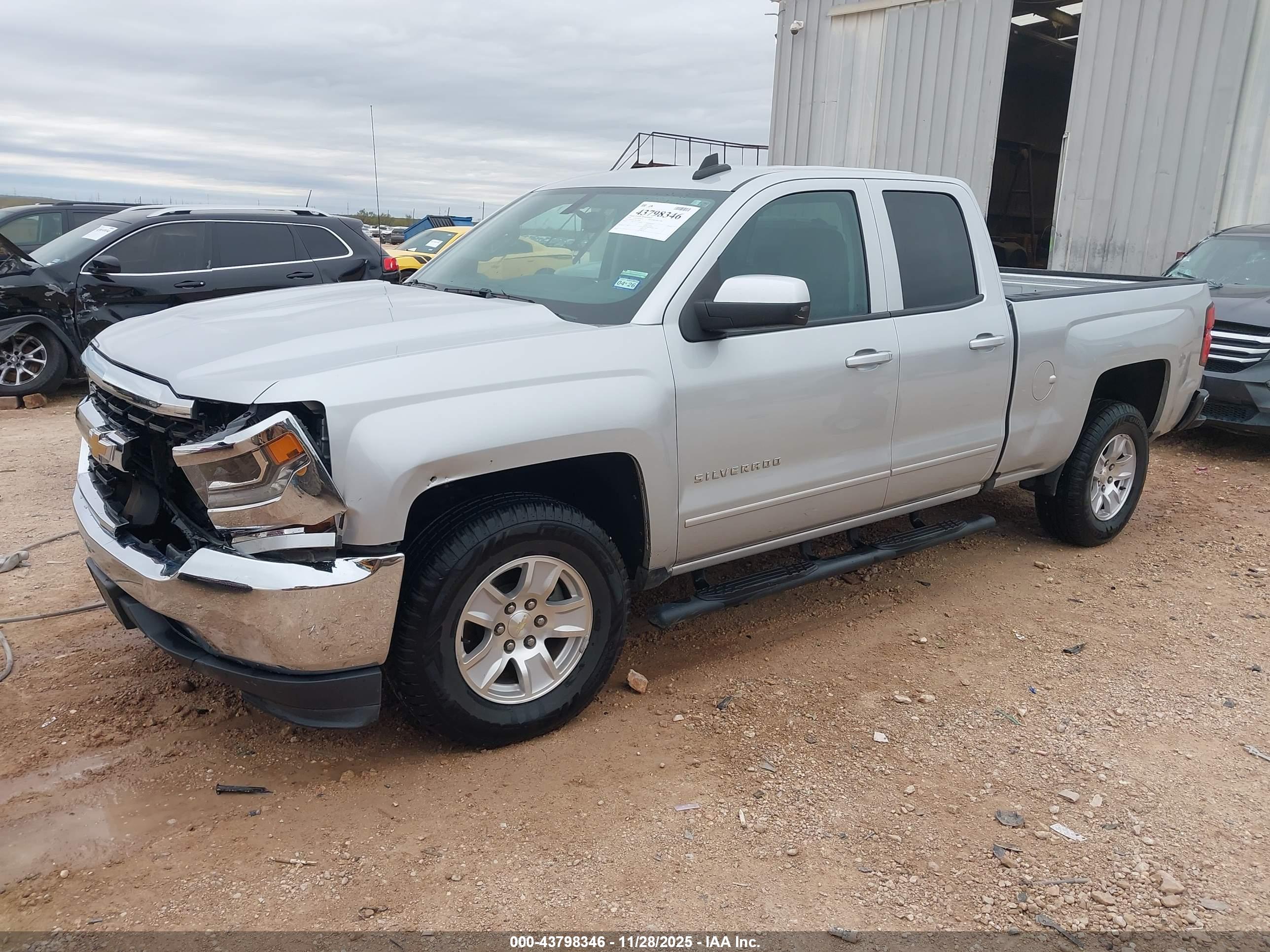 CHEVROLET SILVERADO image 2