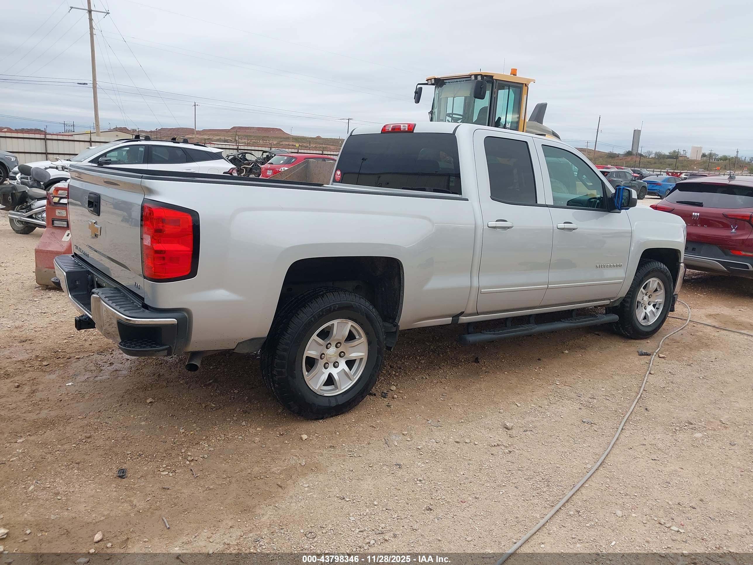 CHEVROLET SILVERADO image 4
