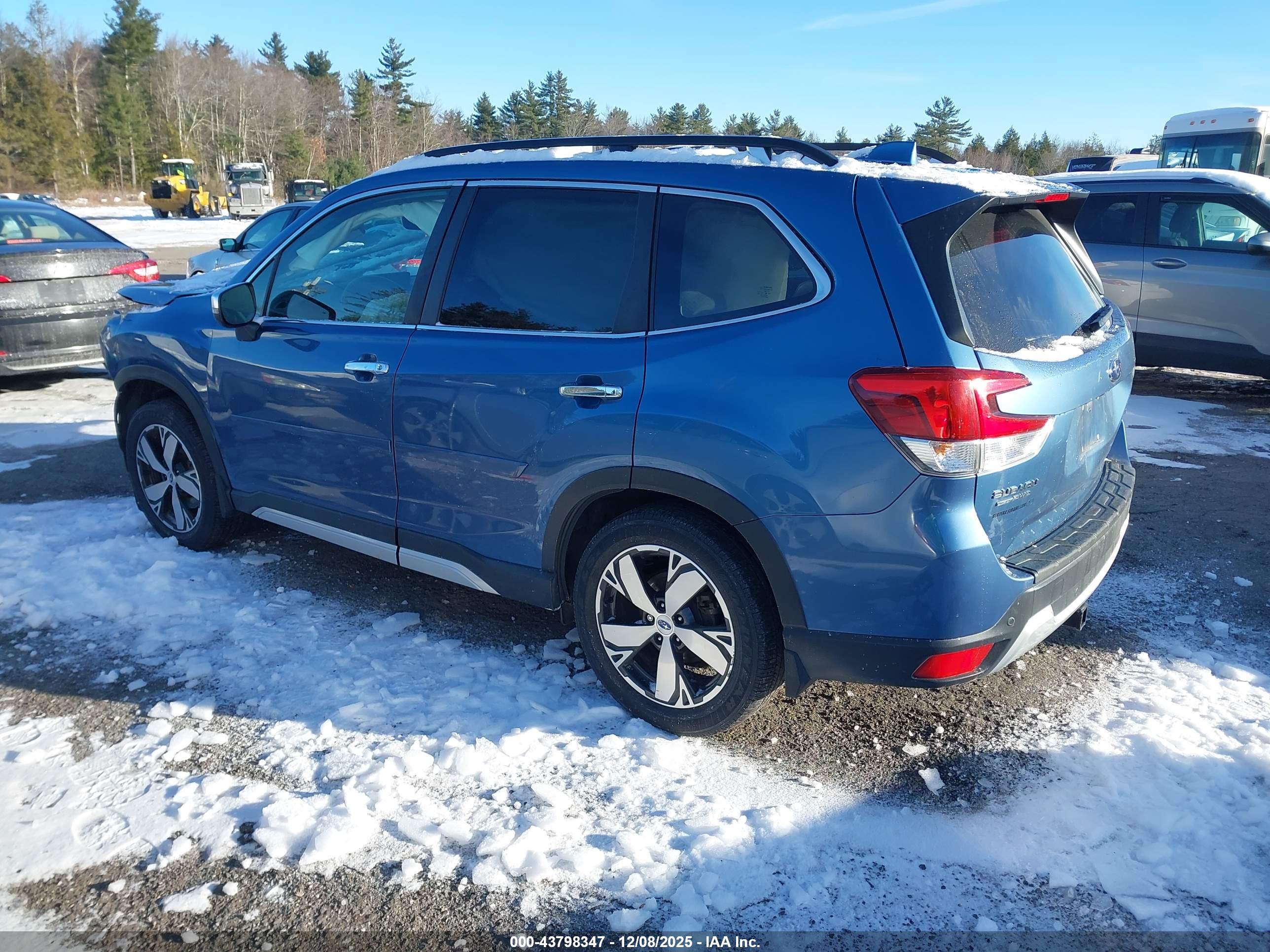 SUBARU FORESTER image 3