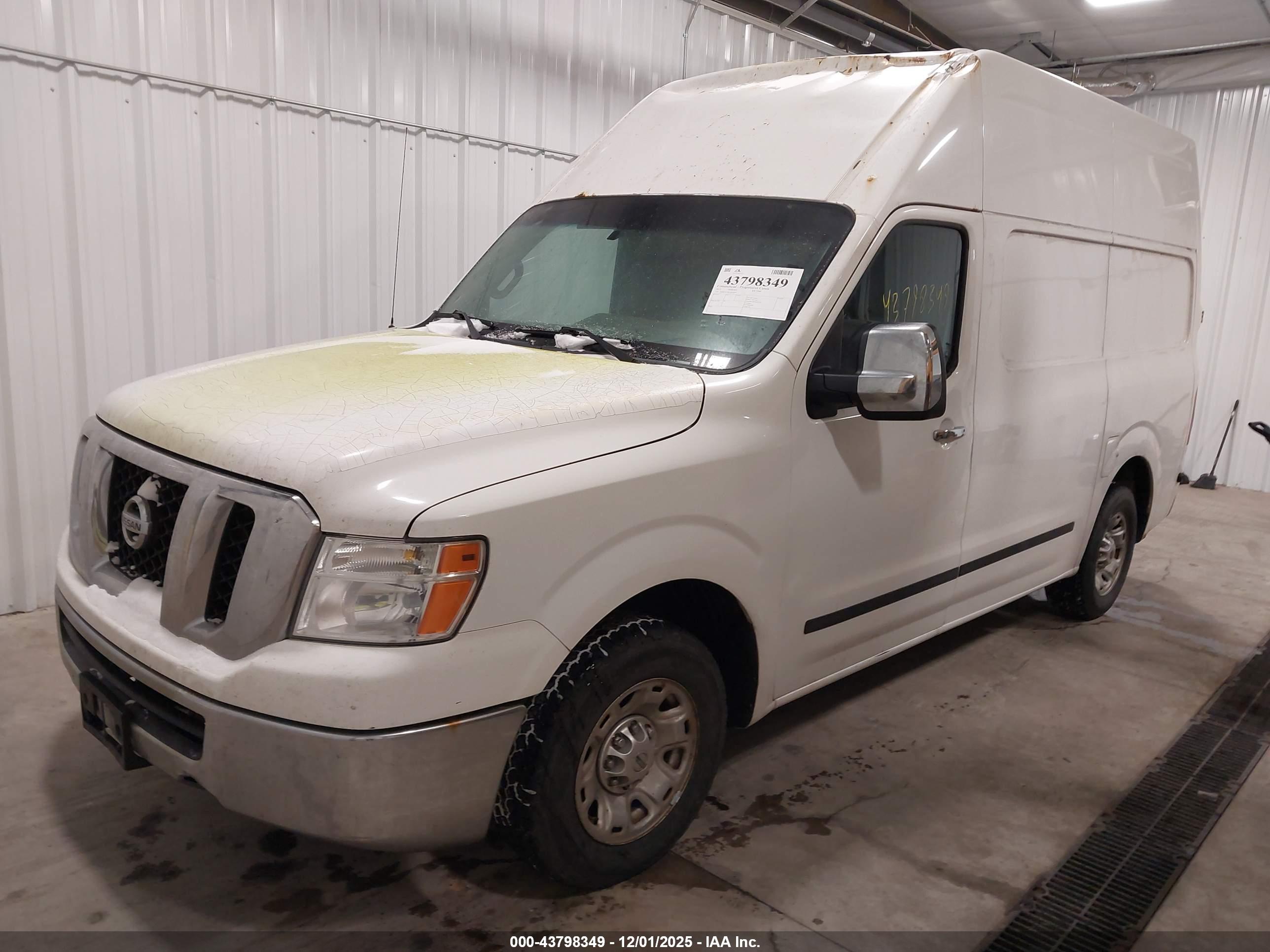 NISSAN NV image 2