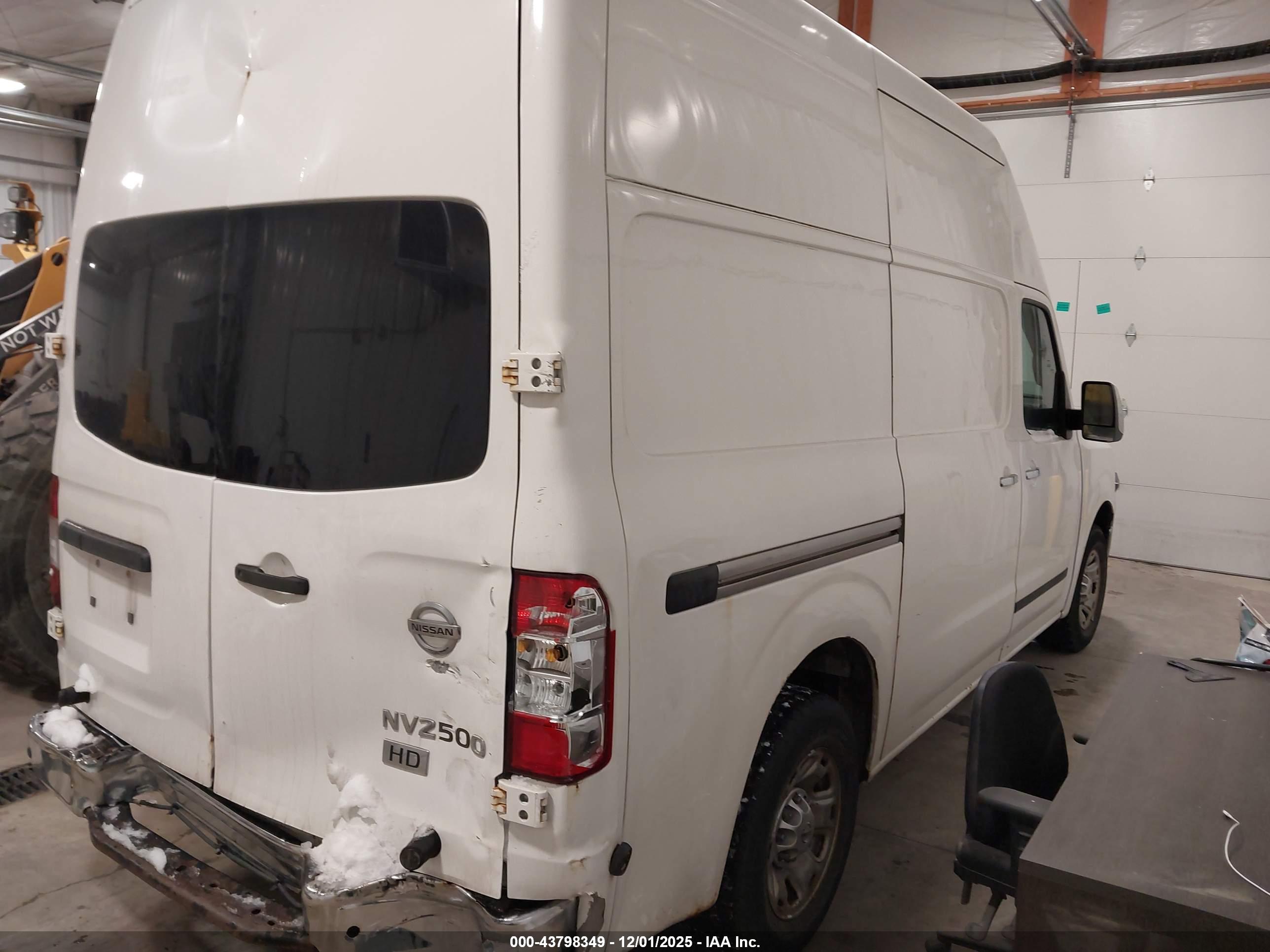 NISSAN NV image 4
