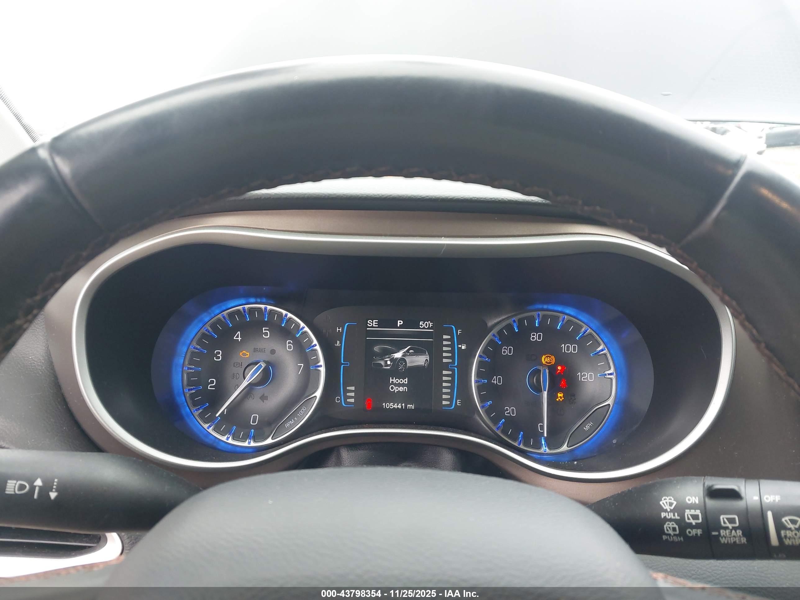 CHRYSLER PACIFICA image 7