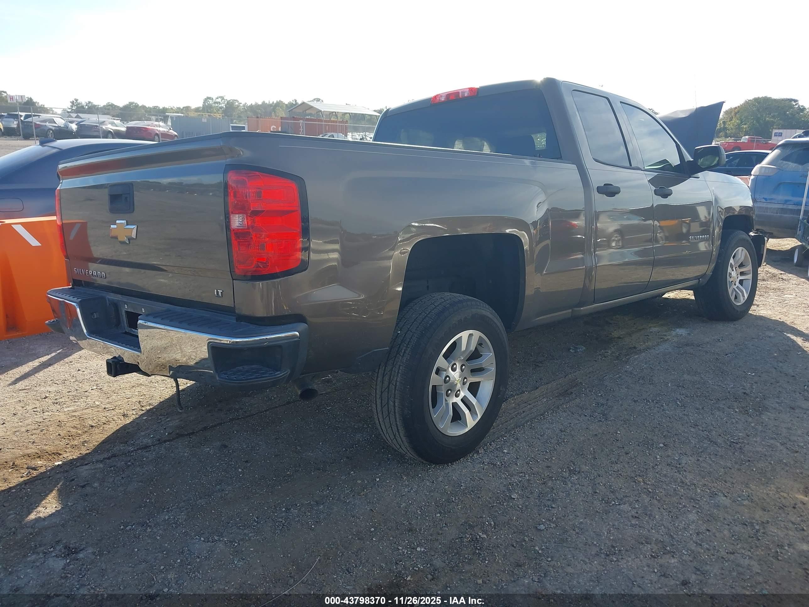CHEVROLET SILVERADO image 4