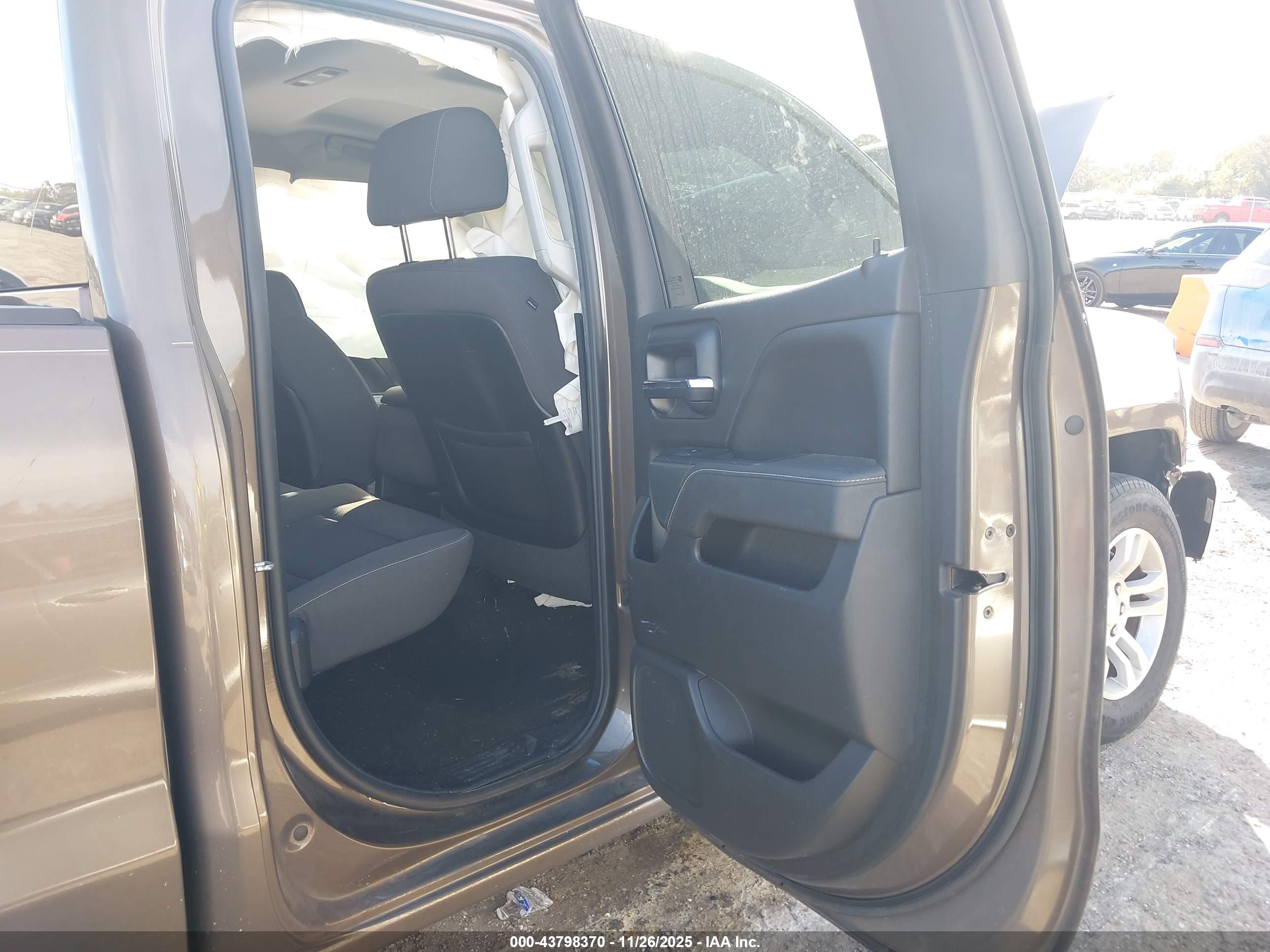 CHEVROLET SILVERADO image 8