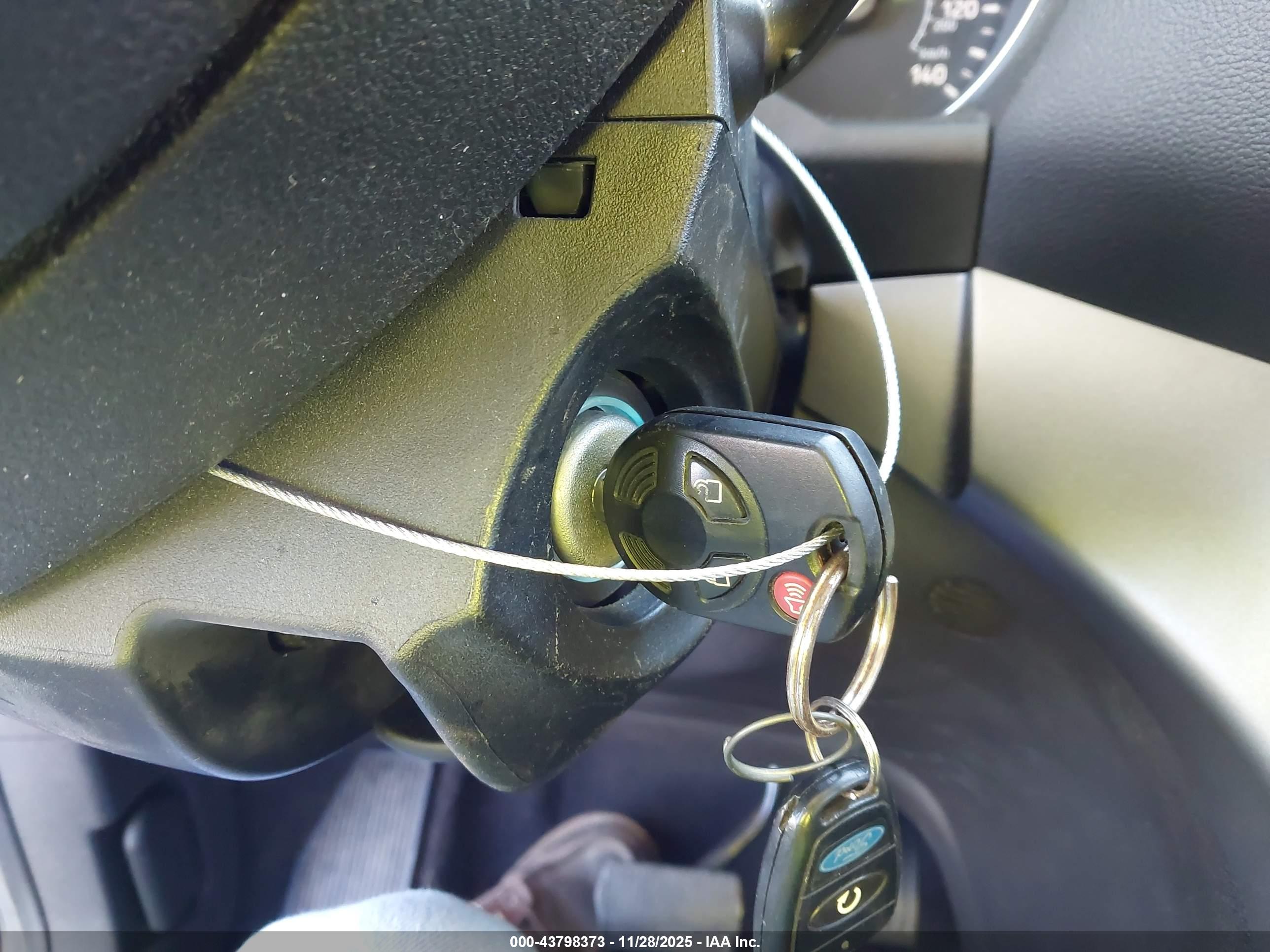 FORD ESCAPE image 11