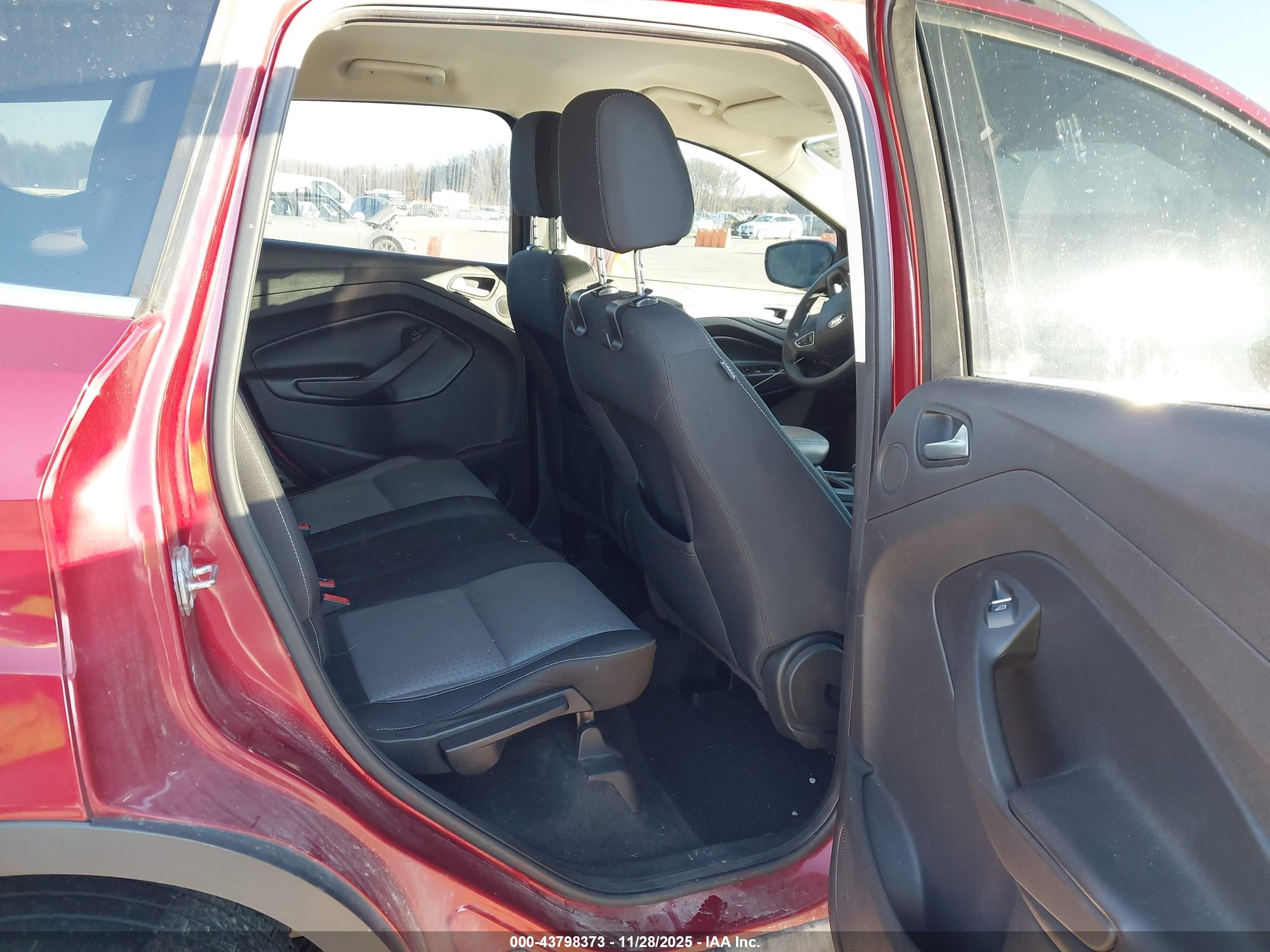 FORD ESCAPE image 8