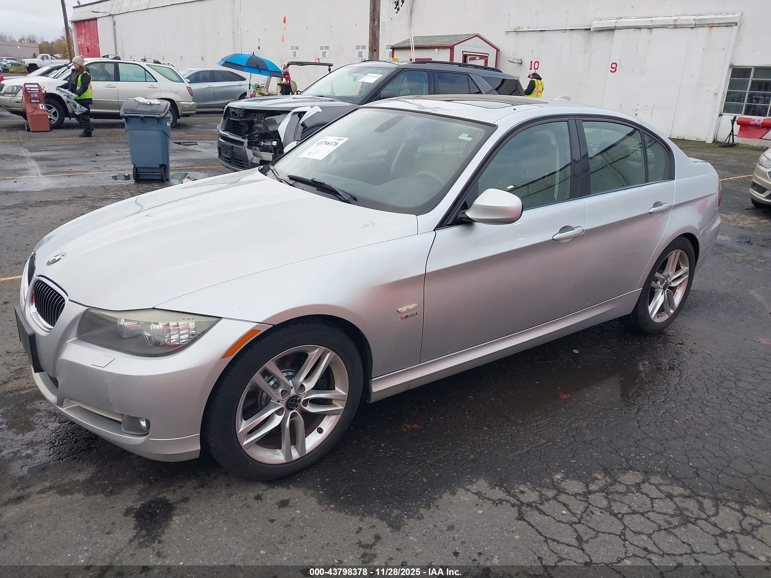 BMW 335I image 2