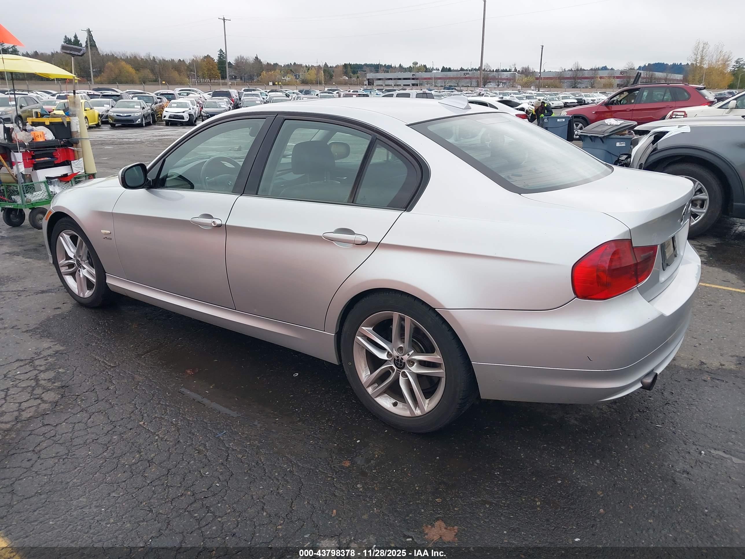BMW 335I image 3