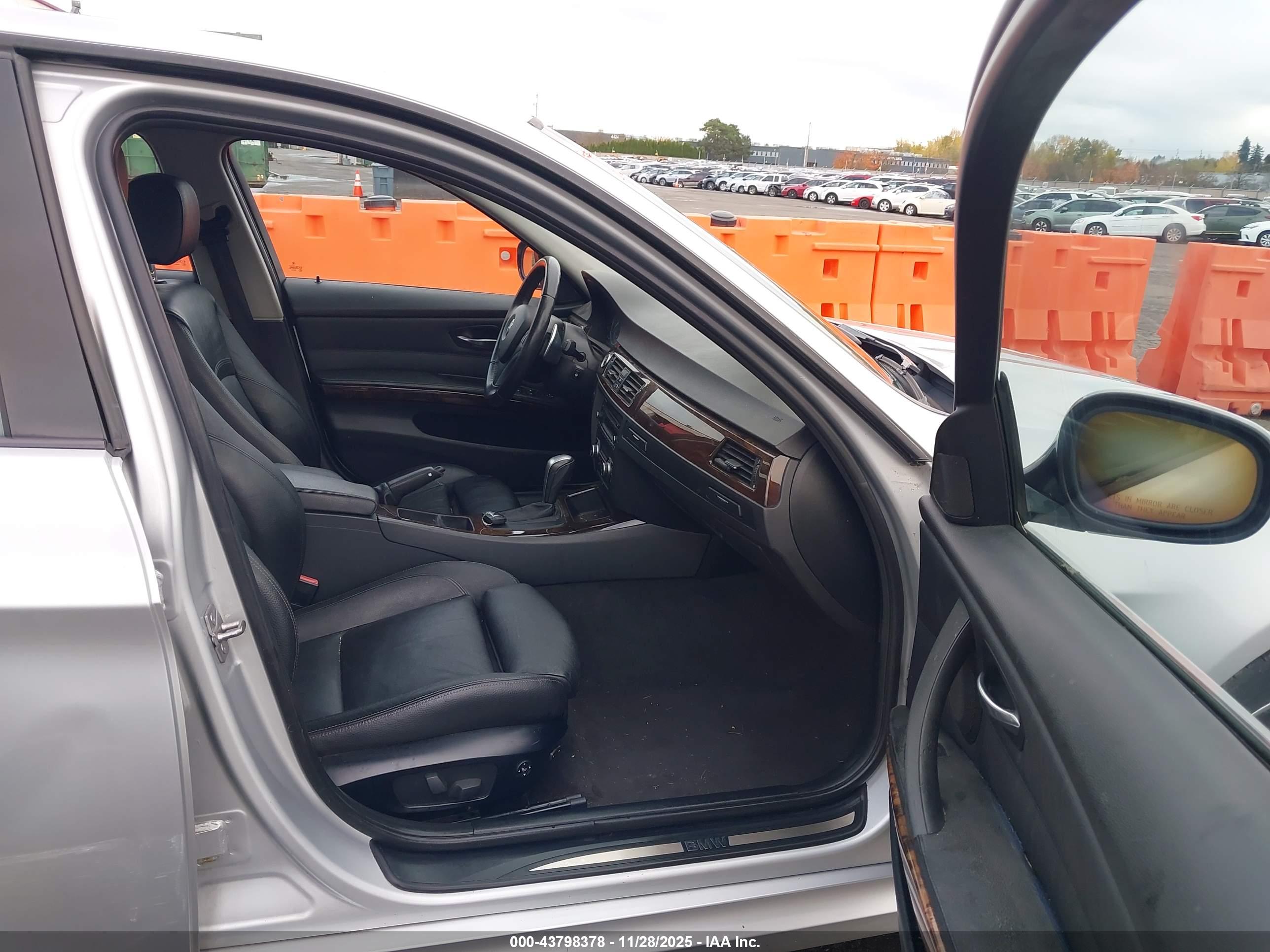 BMW 335I image 5