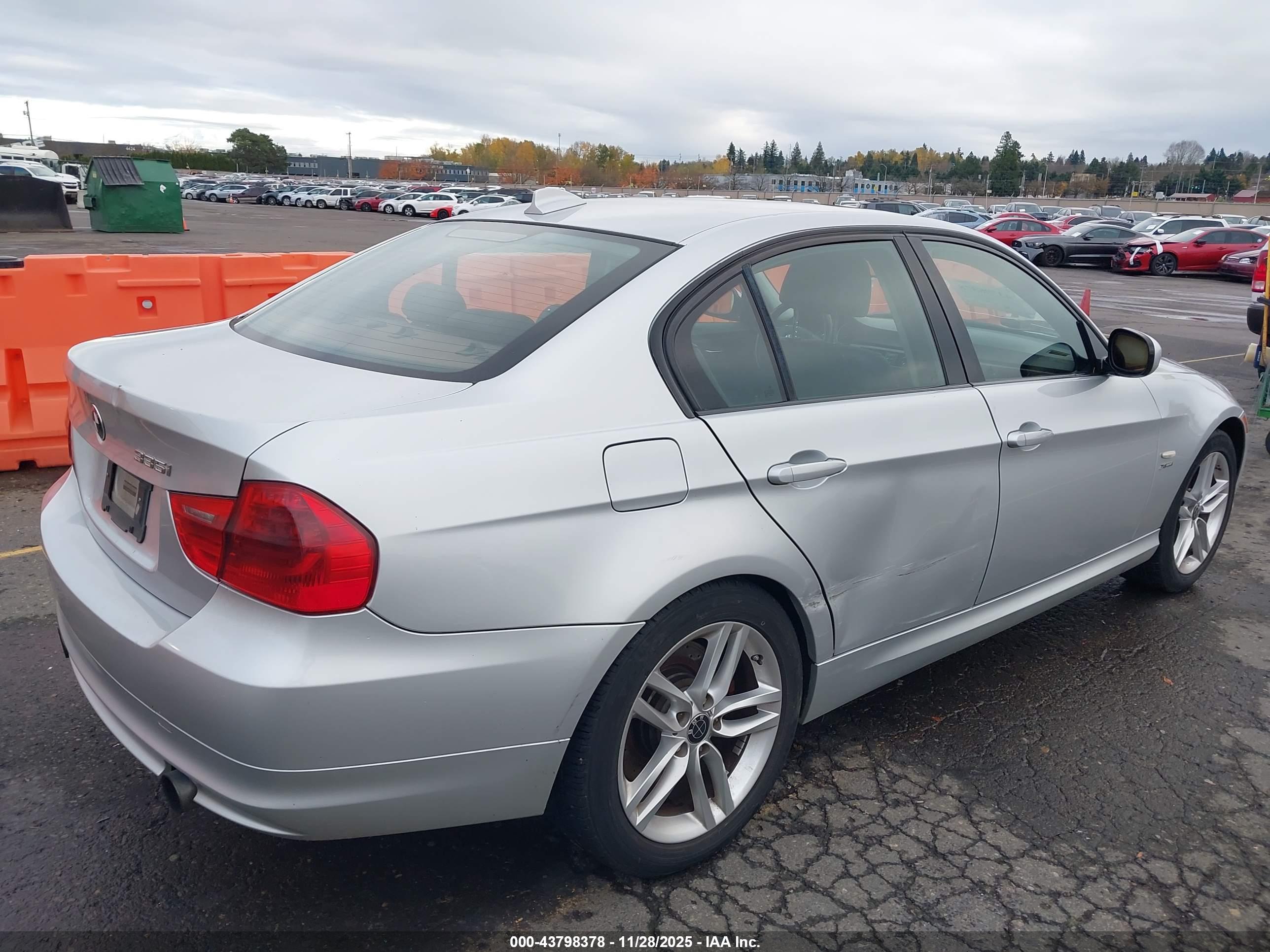 BMW 335I image 6