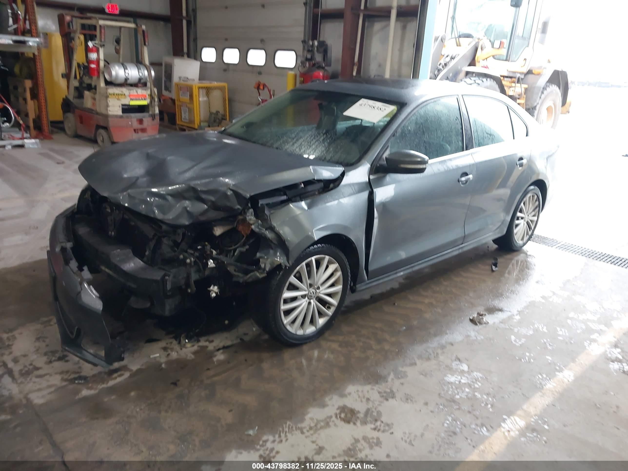VOLKSWAGEN JETTA image 2