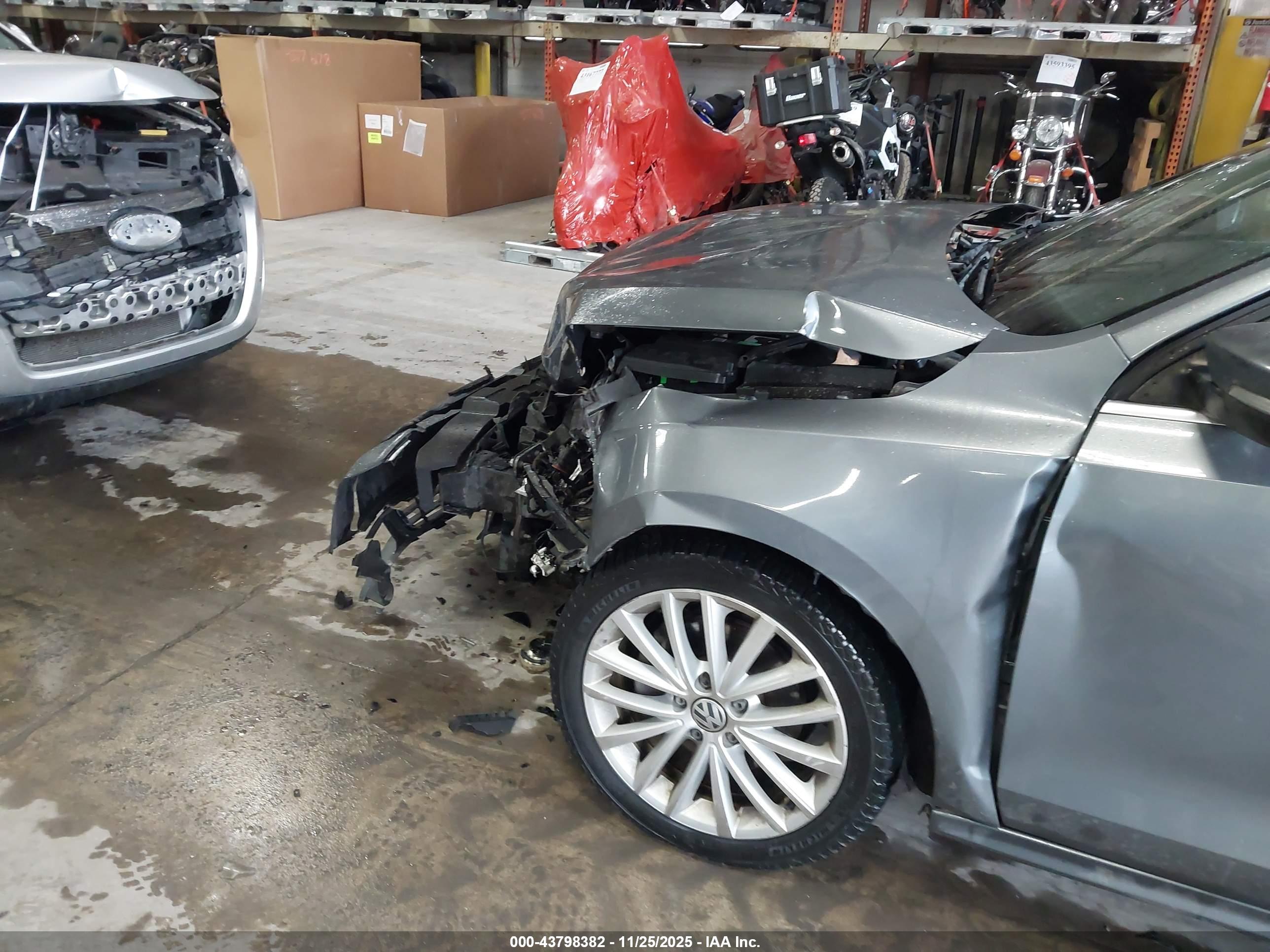 VOLKSWAGEN JETTA image 6