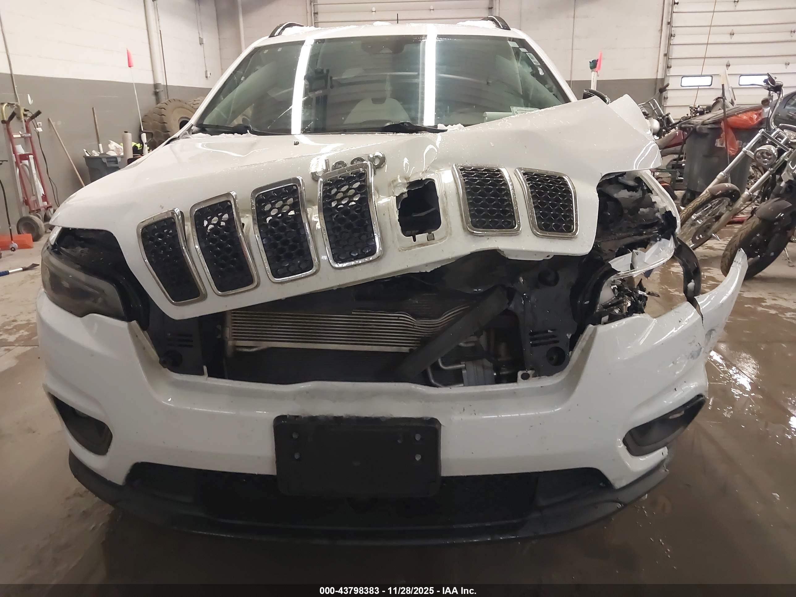 JEEP CHEROKEE image 6