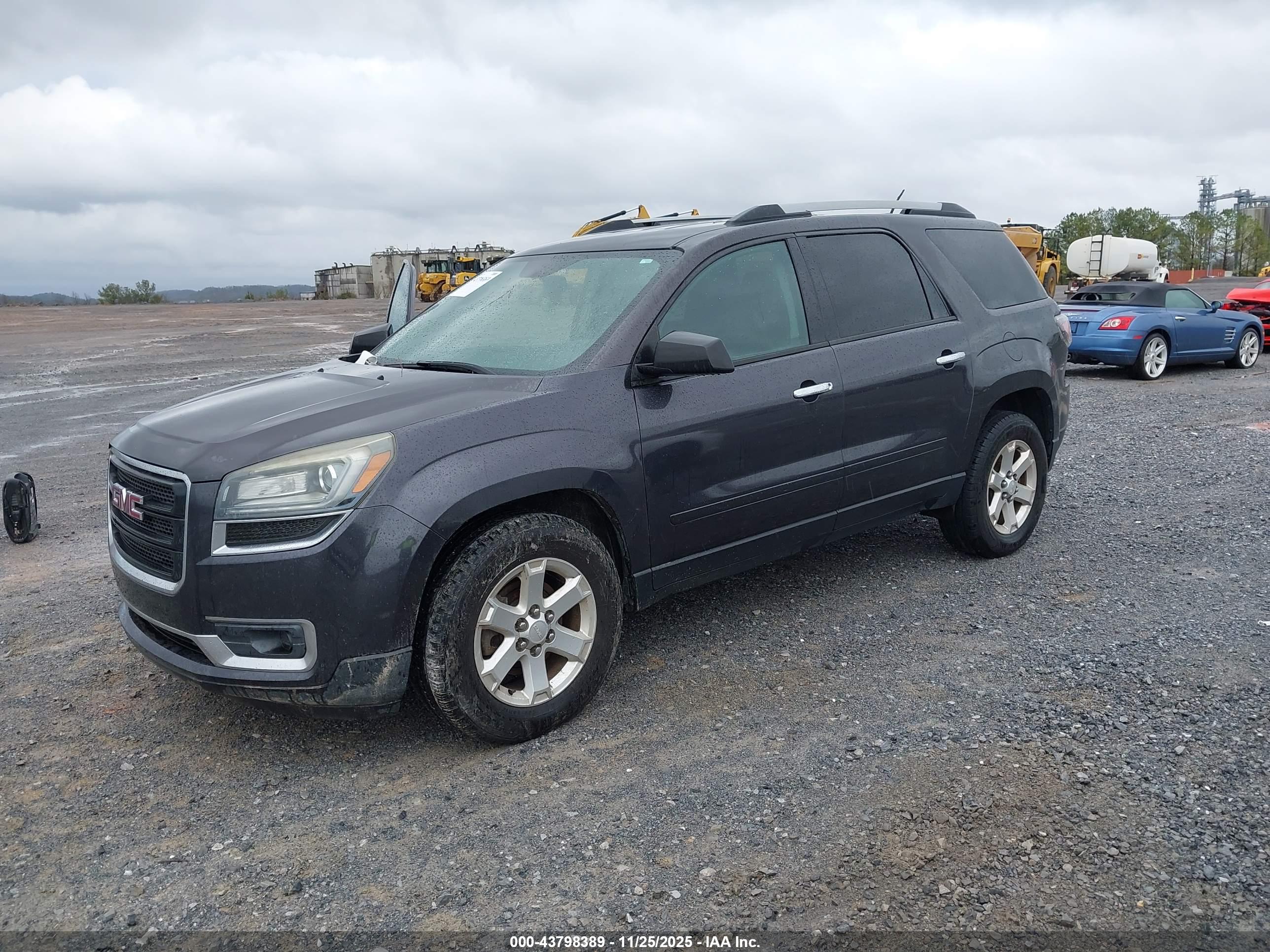GMC ACADIA image 2