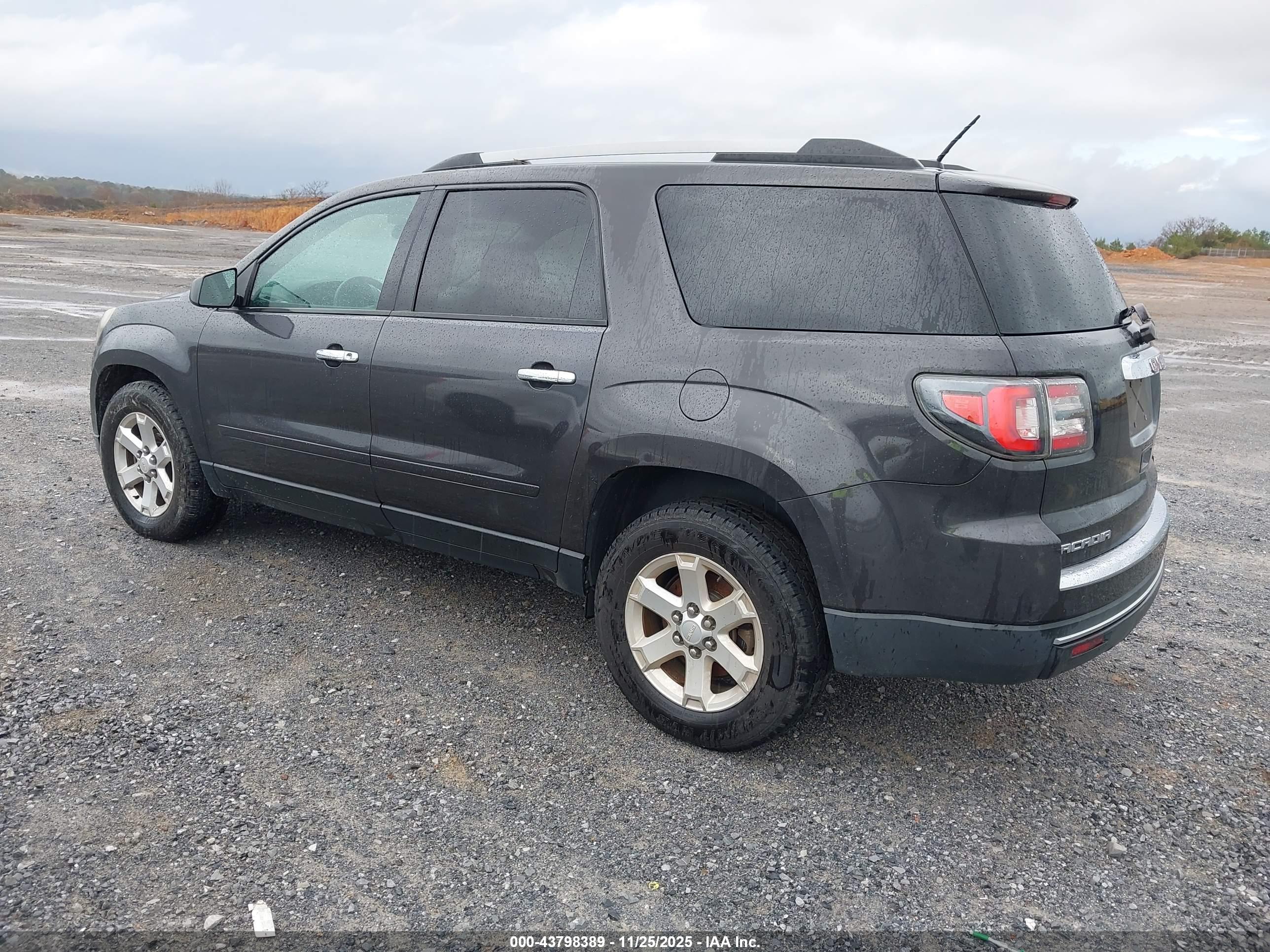GMC ACADIA image 3