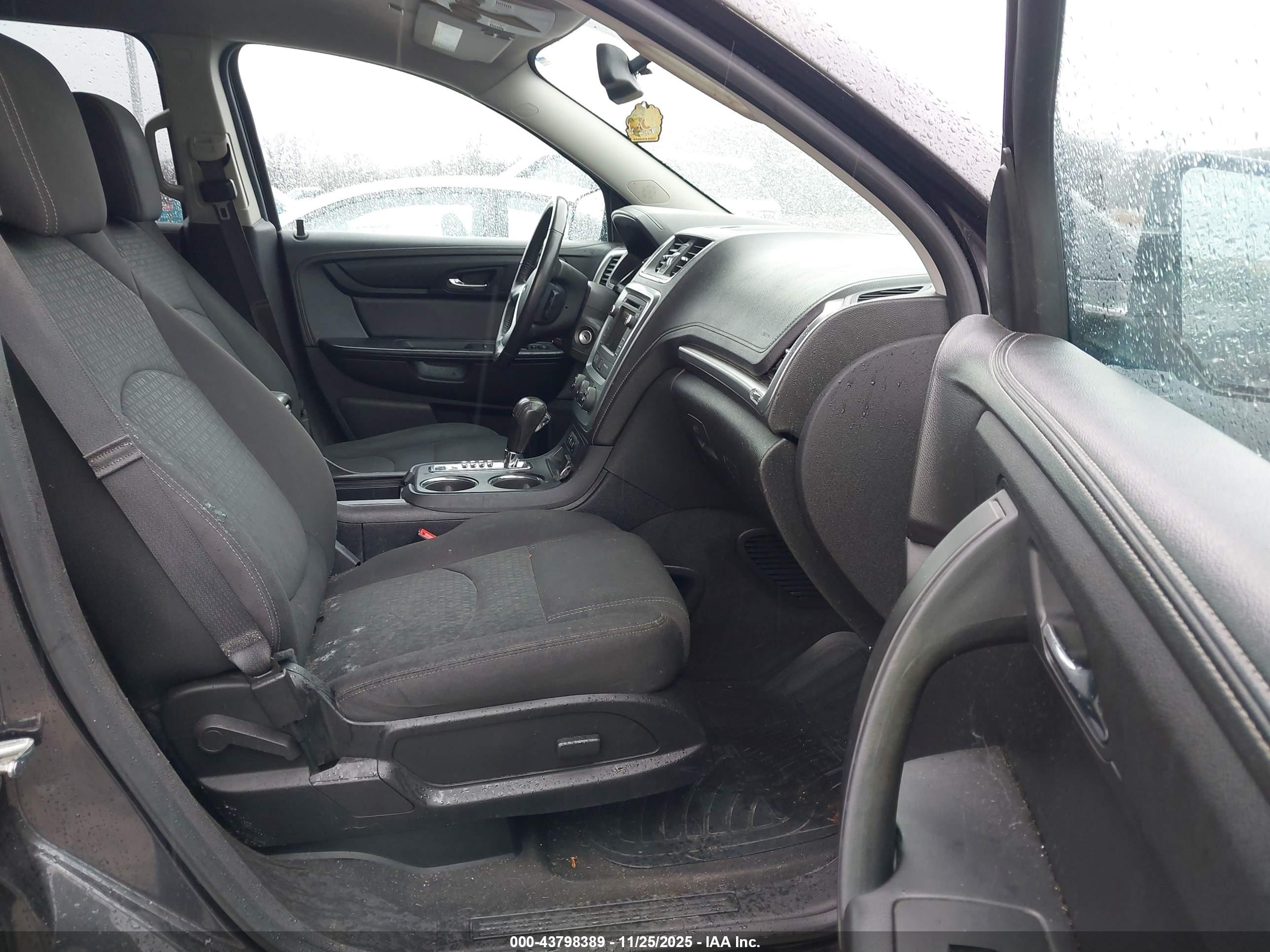 GMC ACADIA image 5