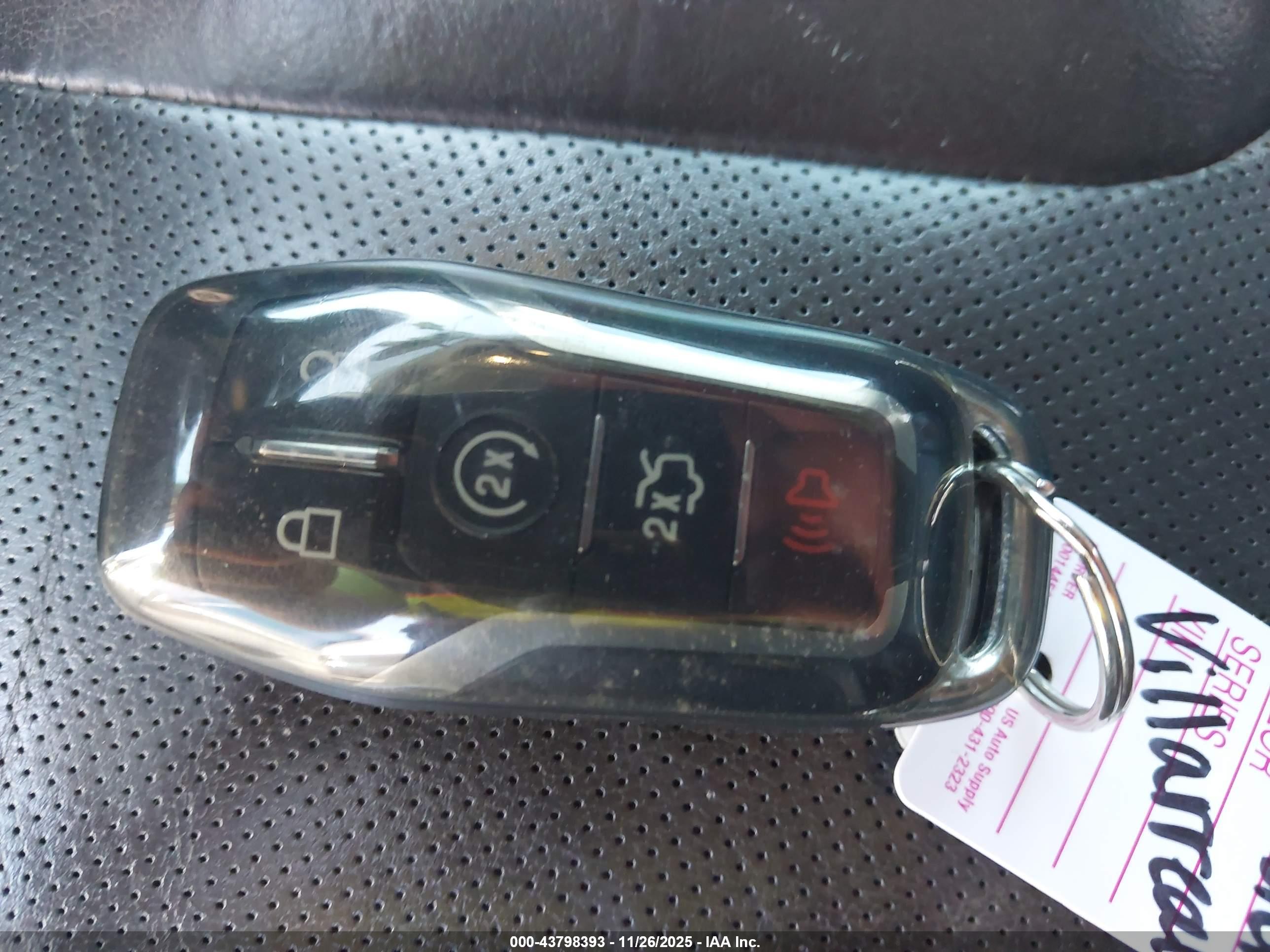 FORD FUSION image 11