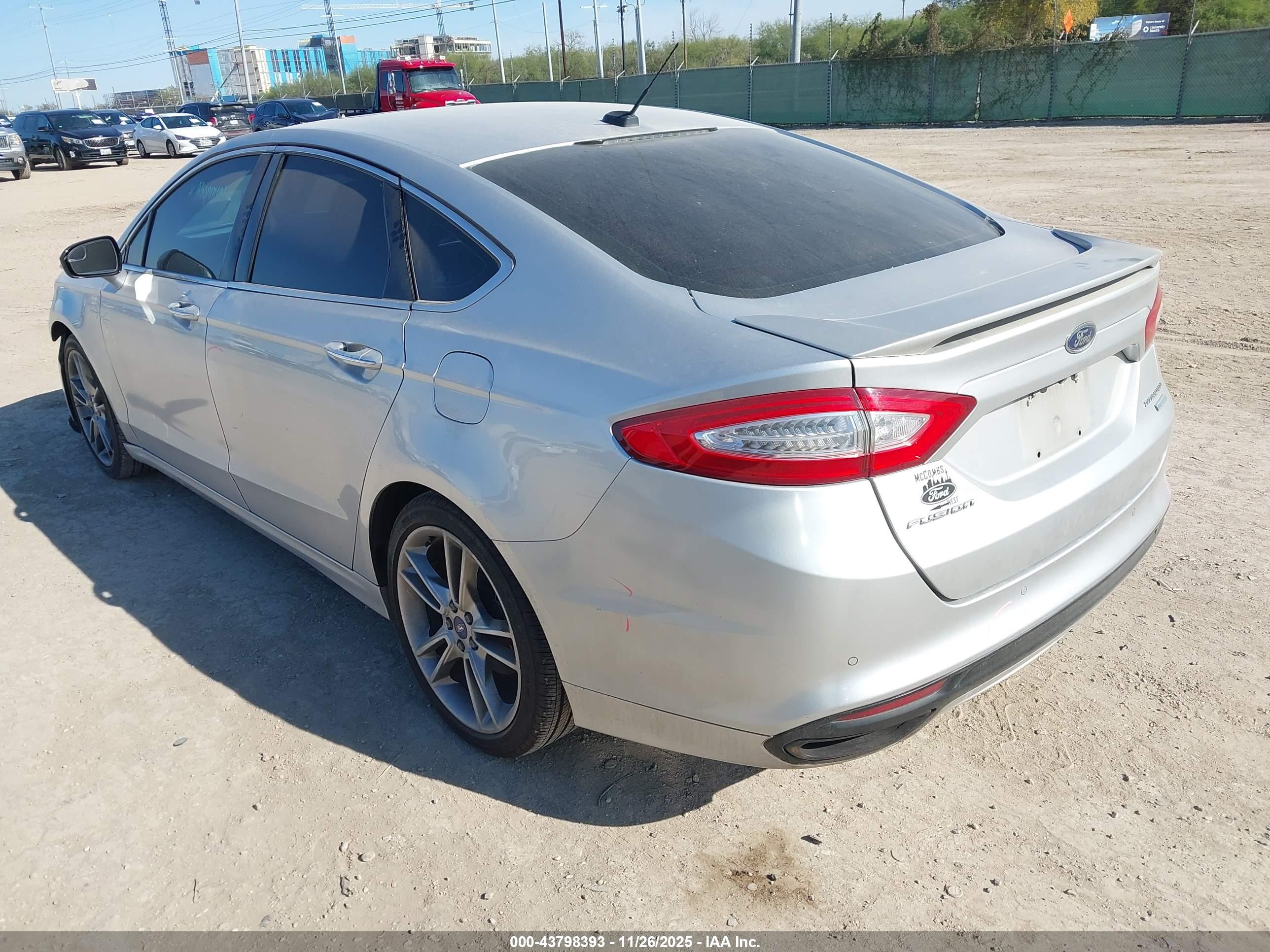 FORD FUSION image 3
