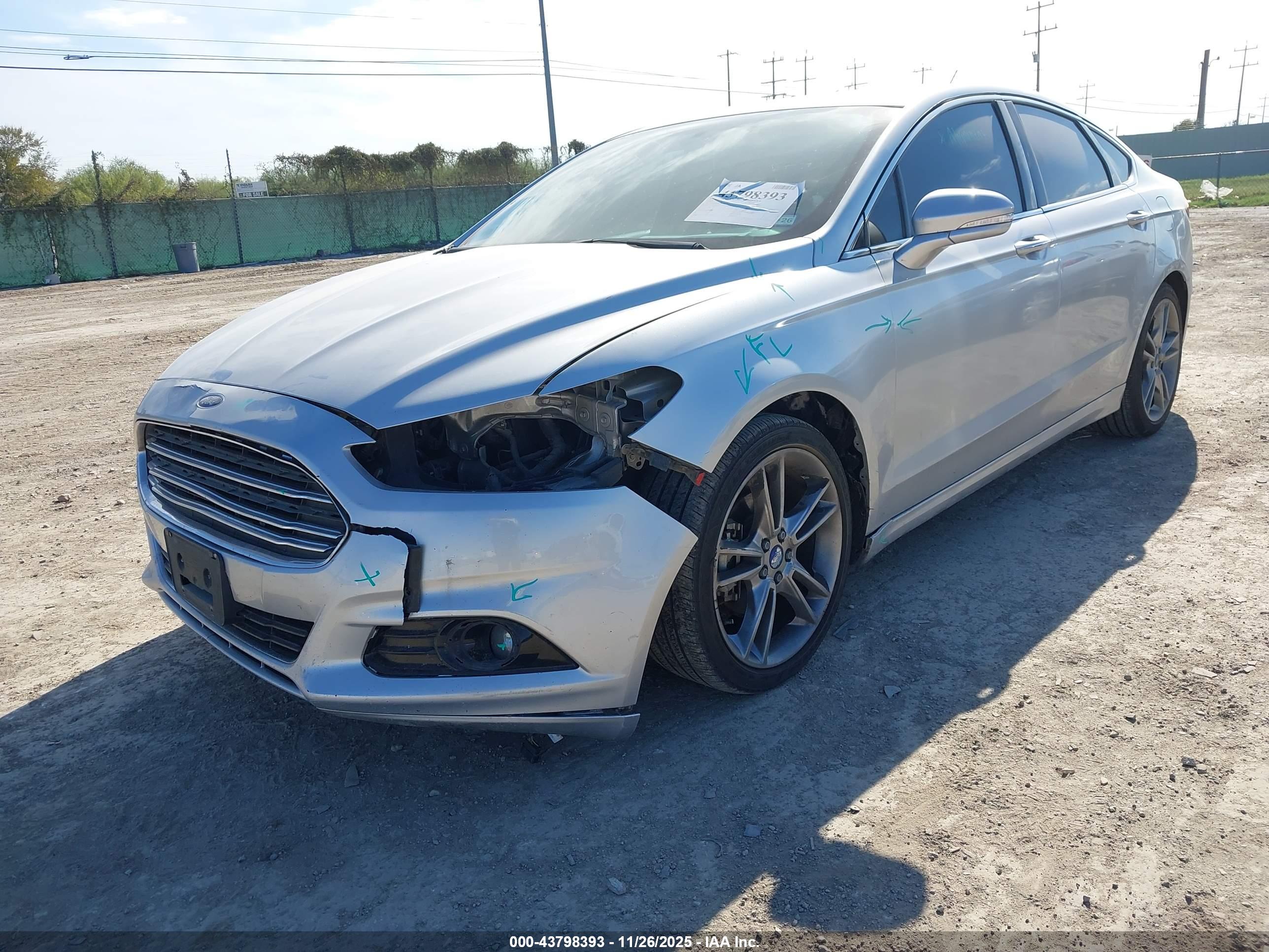 FORD FUSION image 6