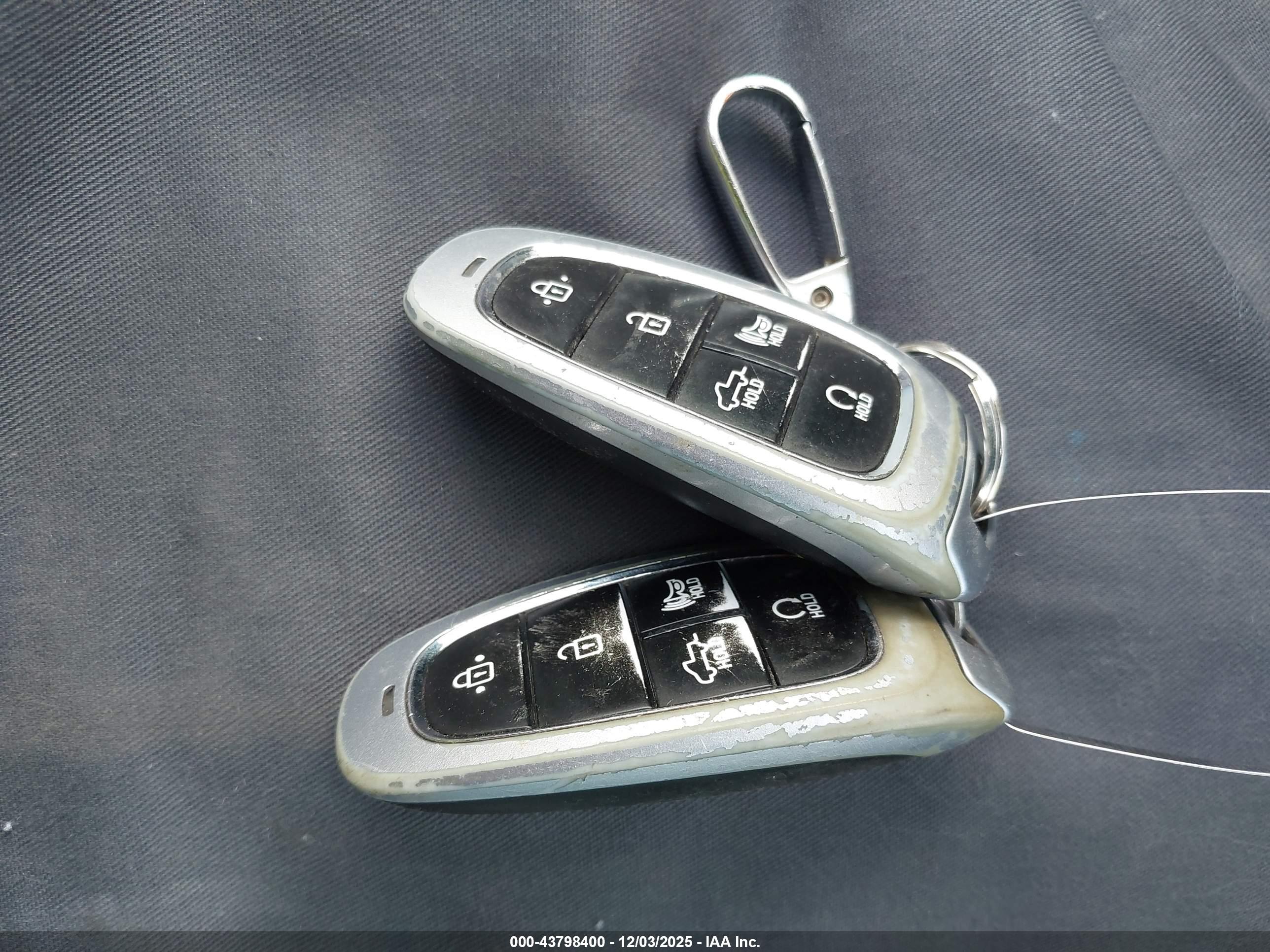 HYUNDAI SANTA image 11