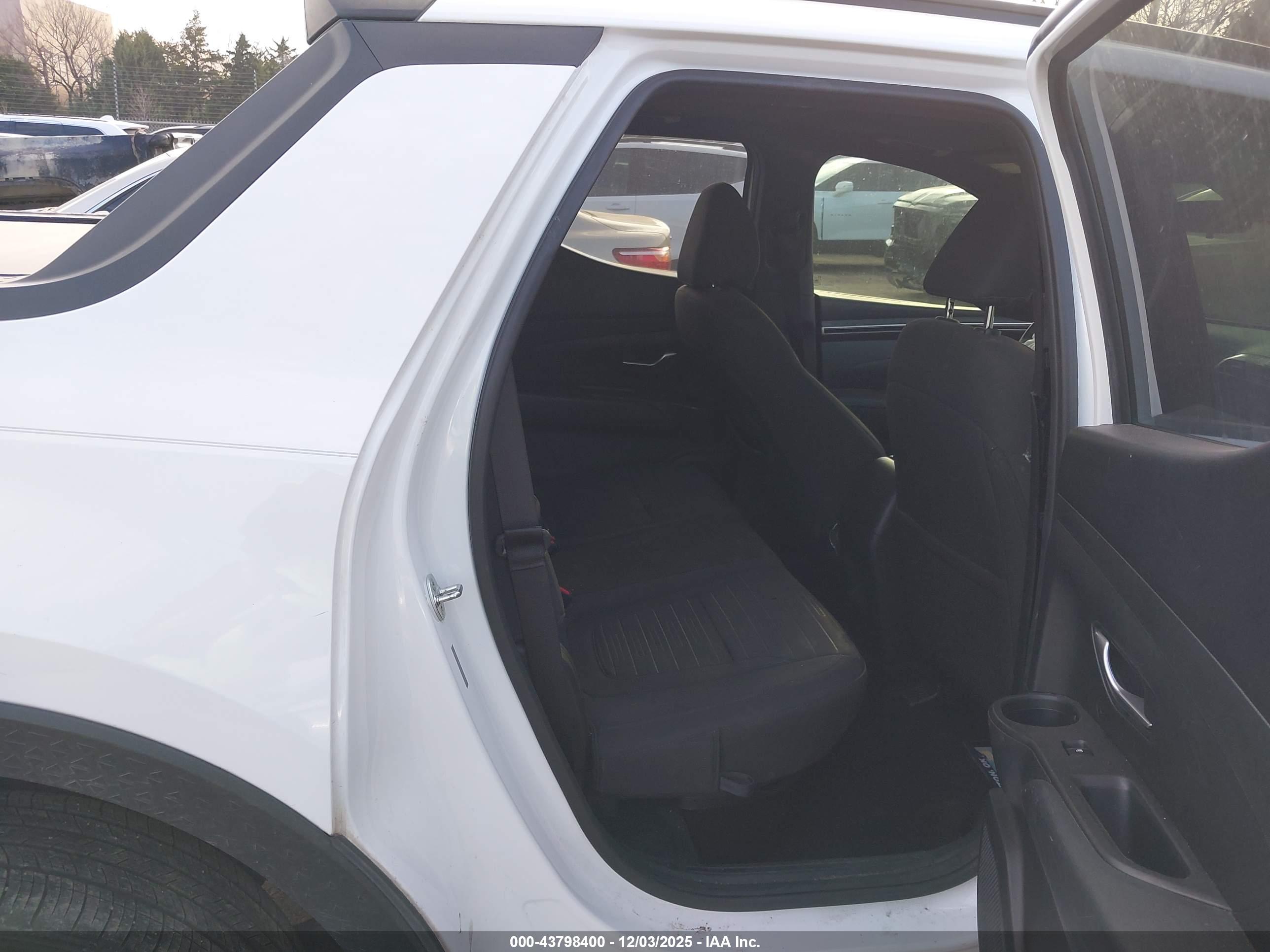 HYUNDAI SANTA image 8