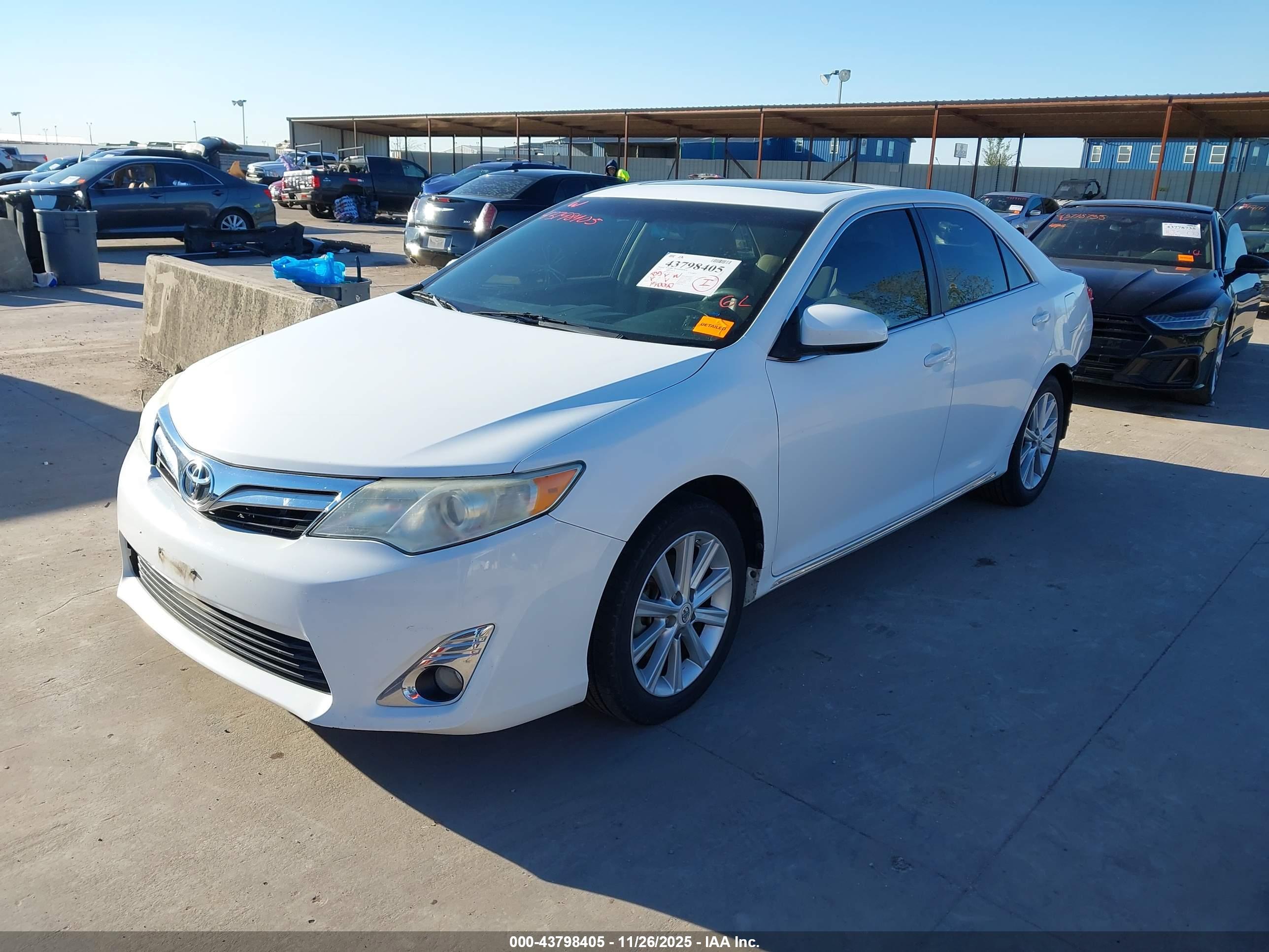 TOYOTA CAMRY image 2