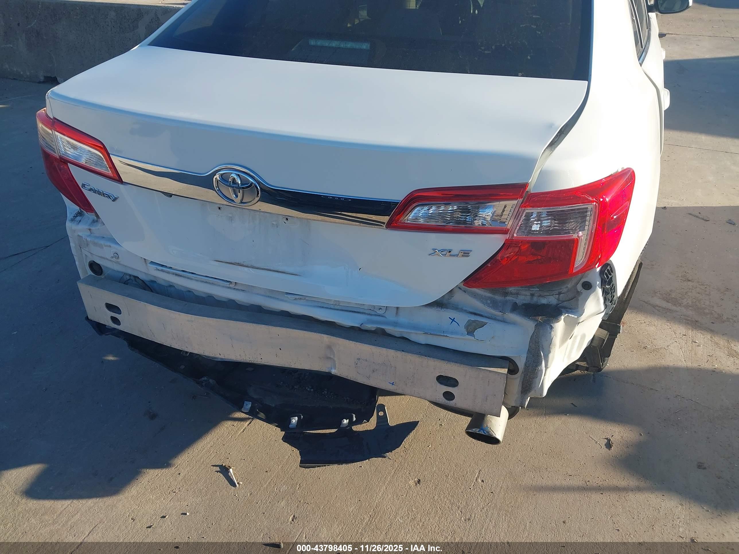 TOYOTA CAMRY image 6