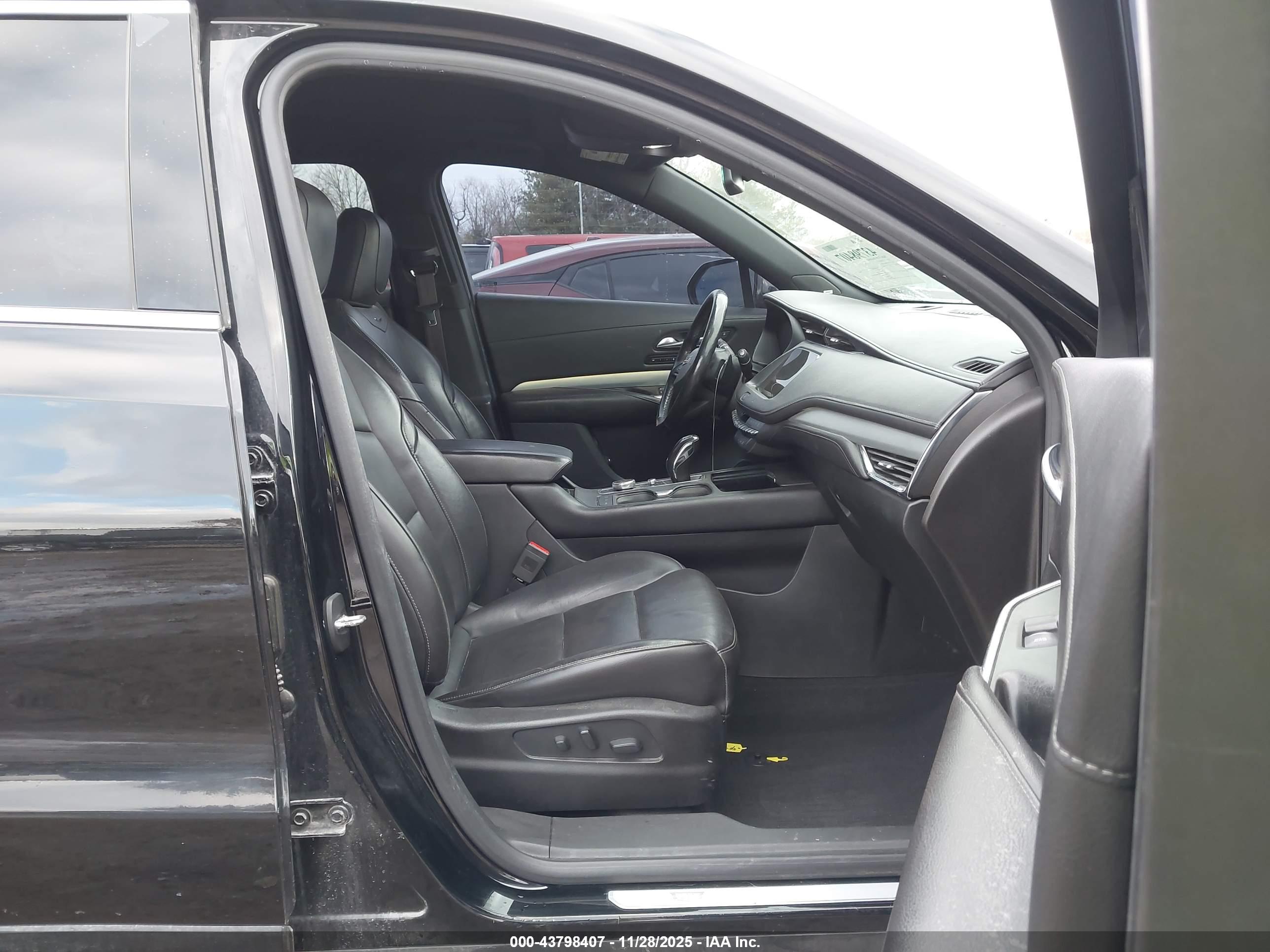 CADILLAC XT4 image 5