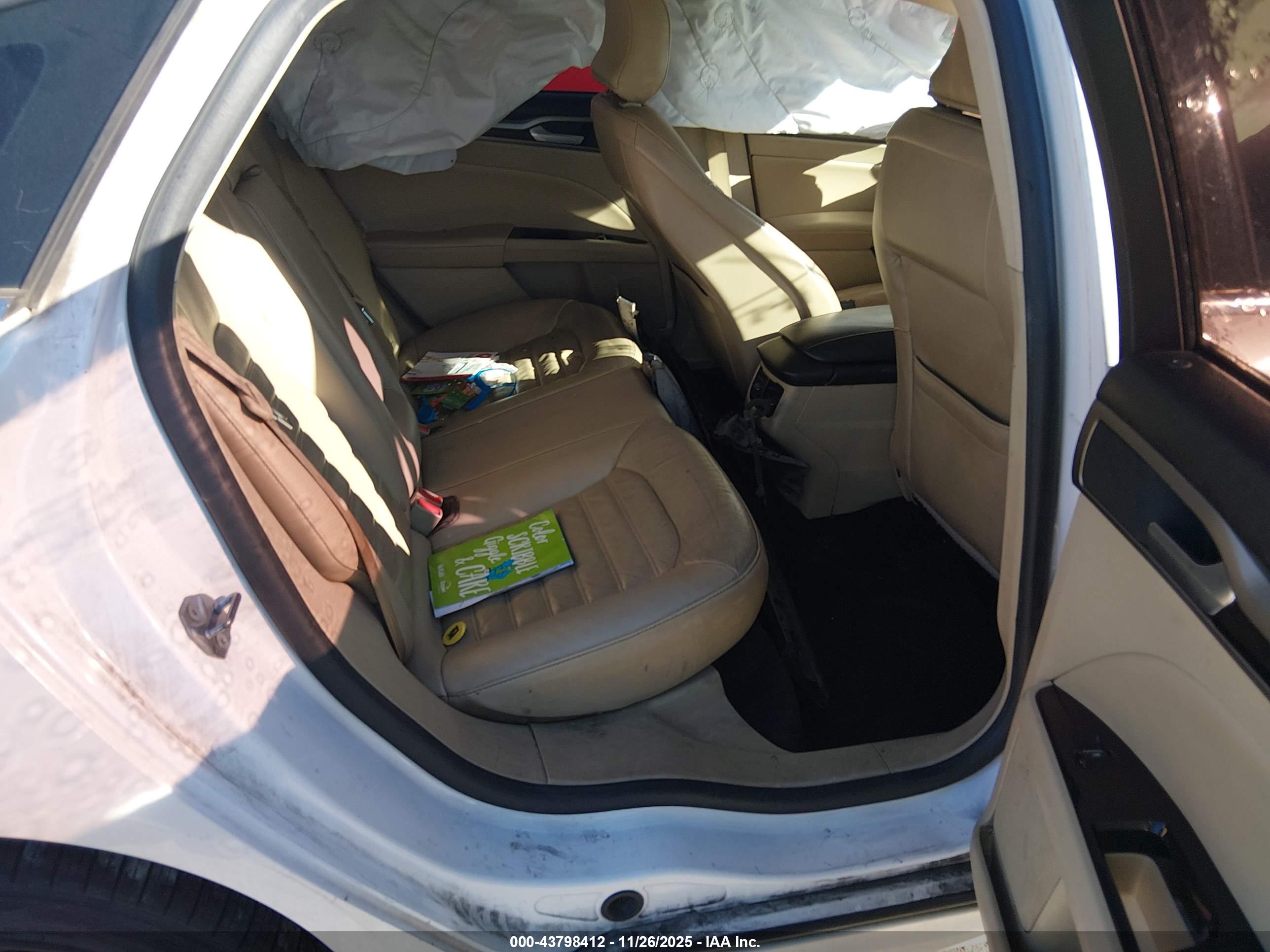 FORD FUSION image 8