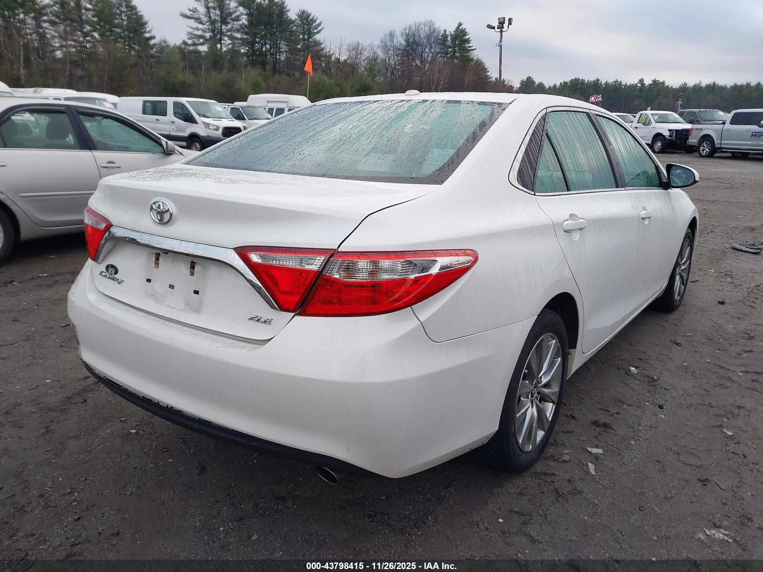 TOYOTA CAMRY image 4