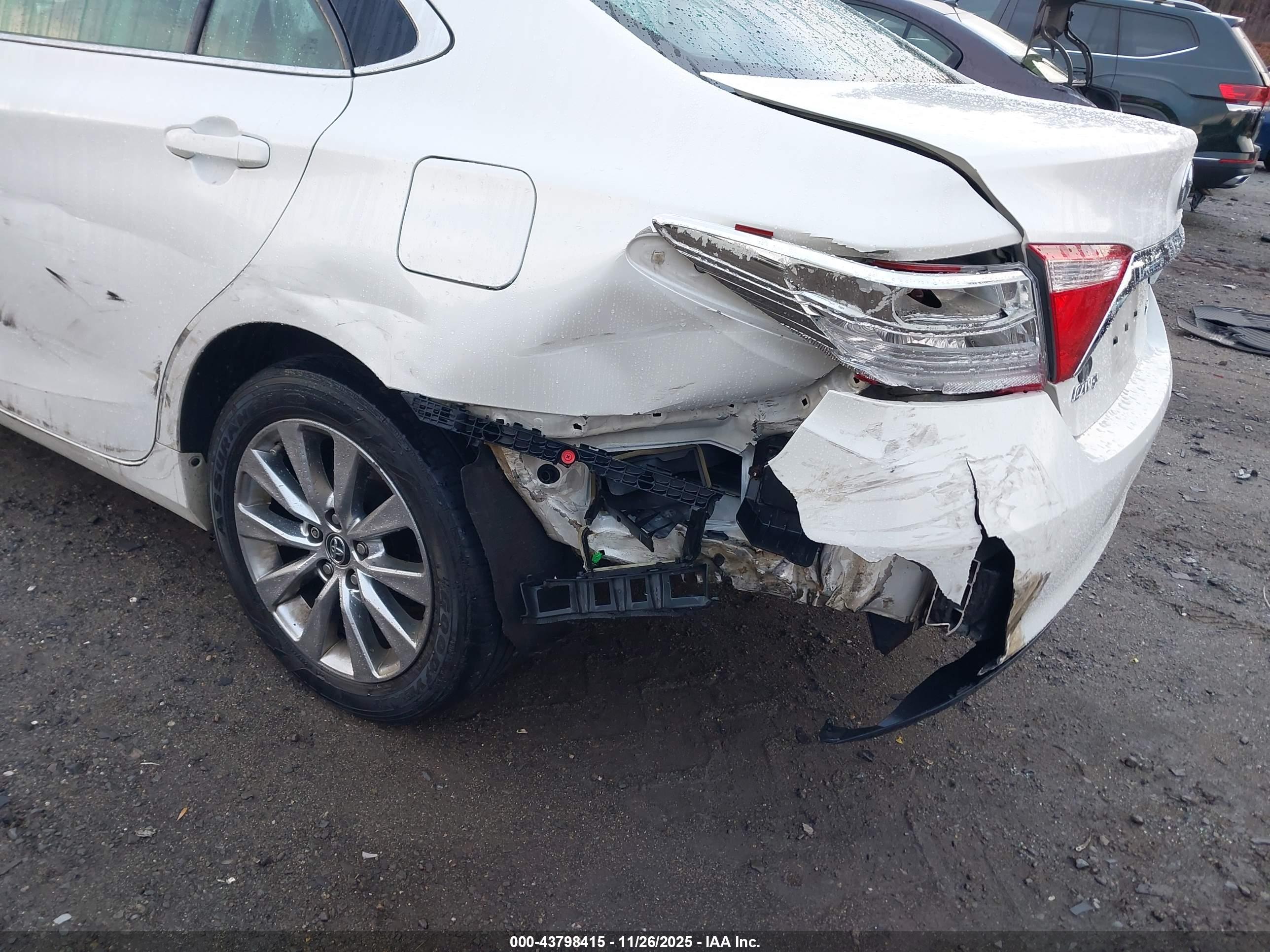 TOYOTA CAMRY image 6
