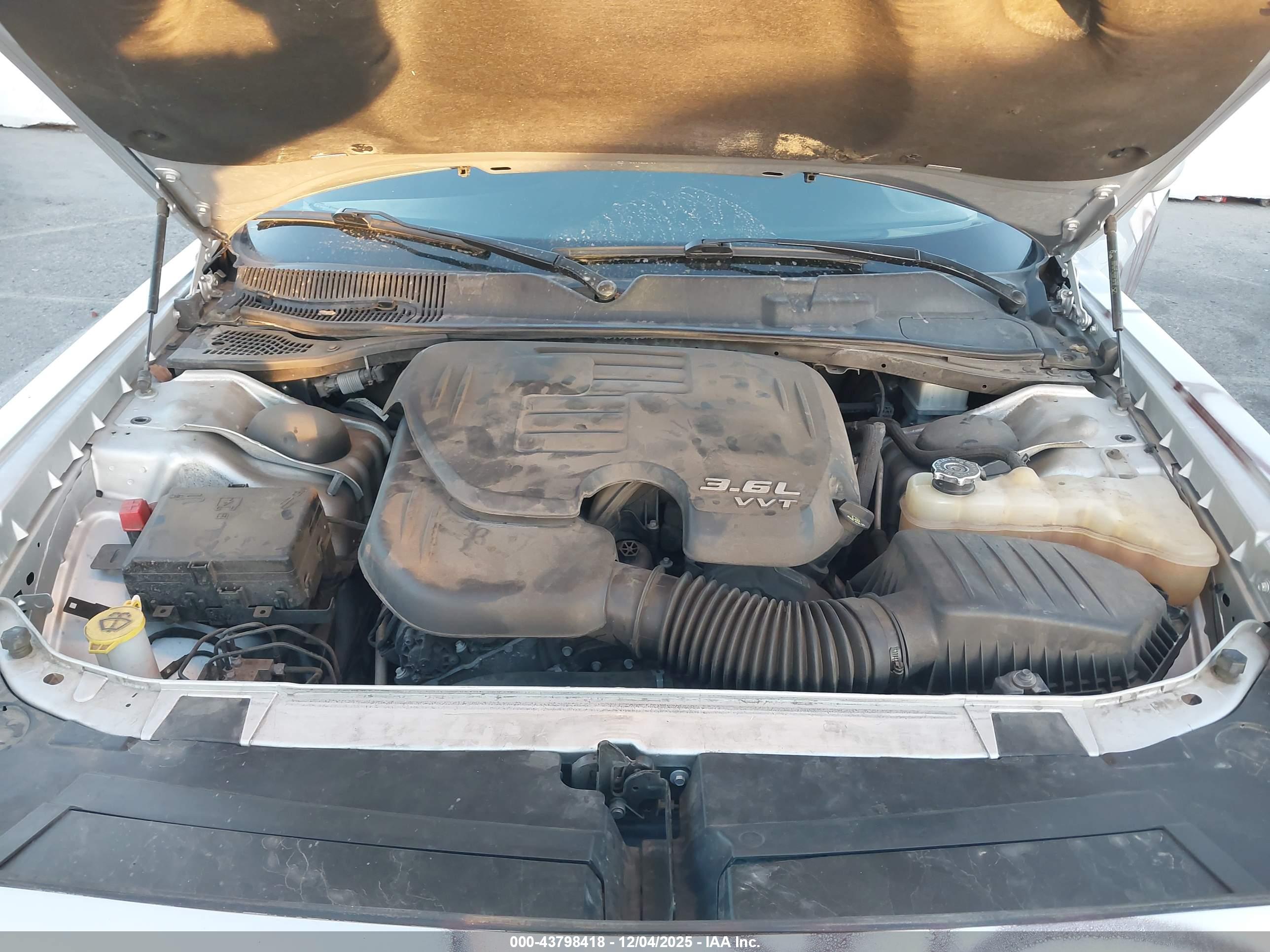 DODGE CHALLENGER image 10